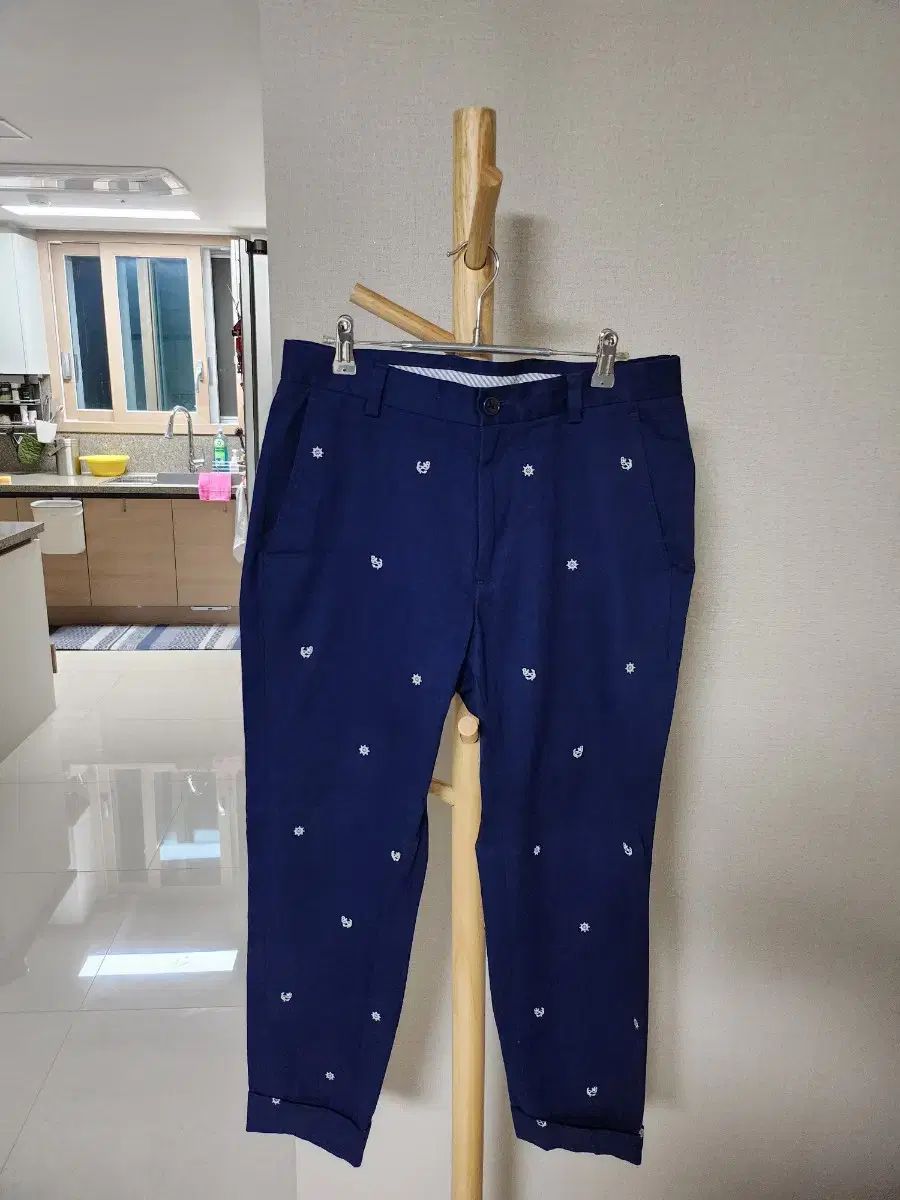【雷市場（ポンジャン）商品韓国直送】 ブルックス ブラザーズ コットンパンツ 出品