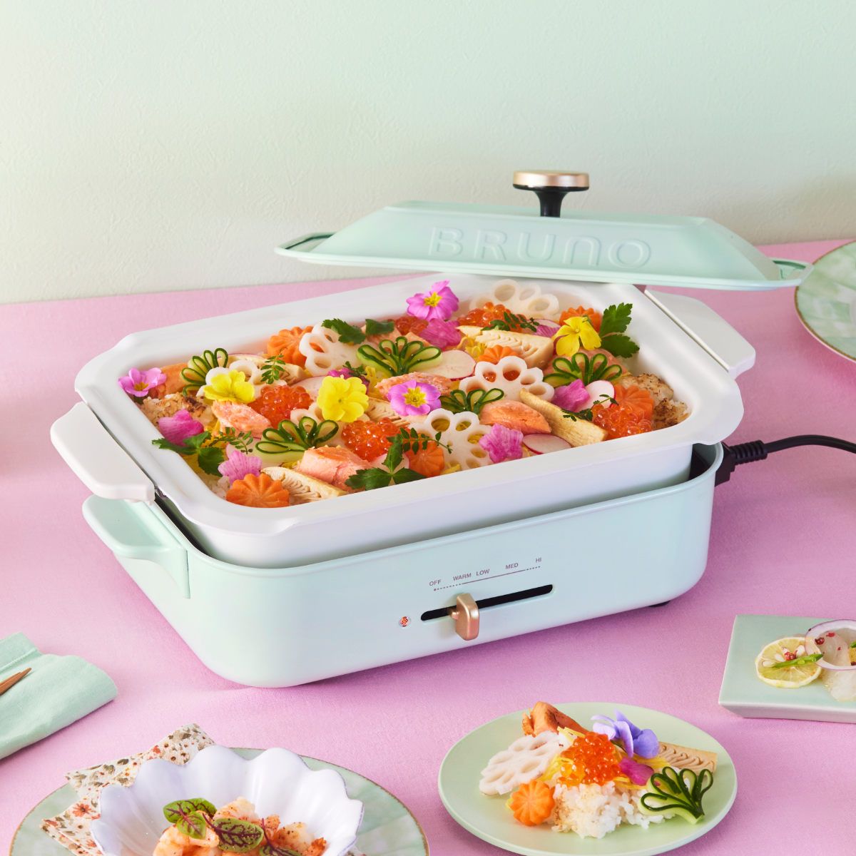 I.D.E.A international - 本日限定 ブルーノ コンパクト ホットプレート 深鍋セット レシピ、おまけつき 本日限定 ブルーノ コンパクト ホットプレート 深鍋セット