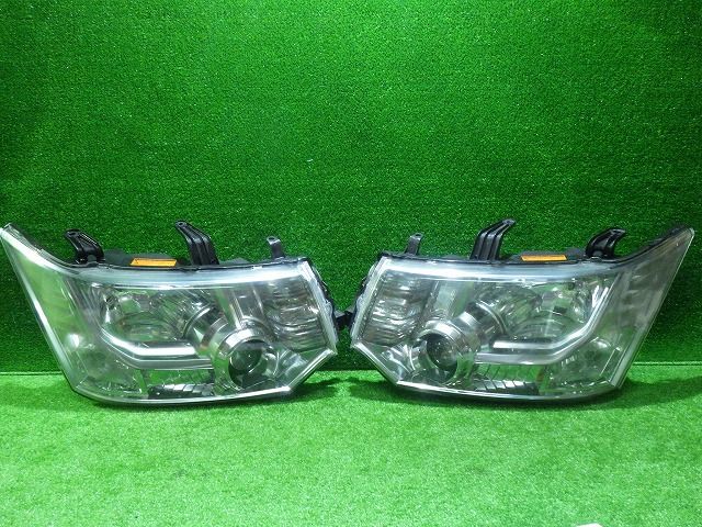 デリカD5 ヘッドライト 左右 CV2W 前期 デリカD5 CV5W CV1W CV2W CV4W