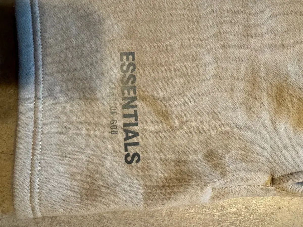 ESSENTIALS エッセンシャルズ