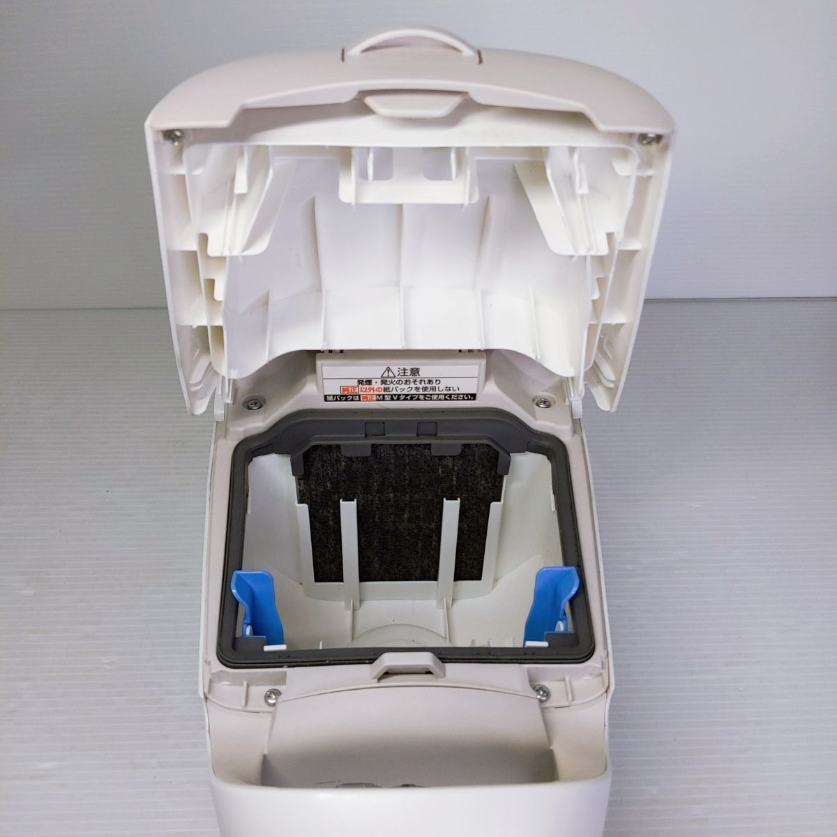 中古品】パナソニック 掃除機 紙パック式 吸込仕事率300W MC-JP830K-W