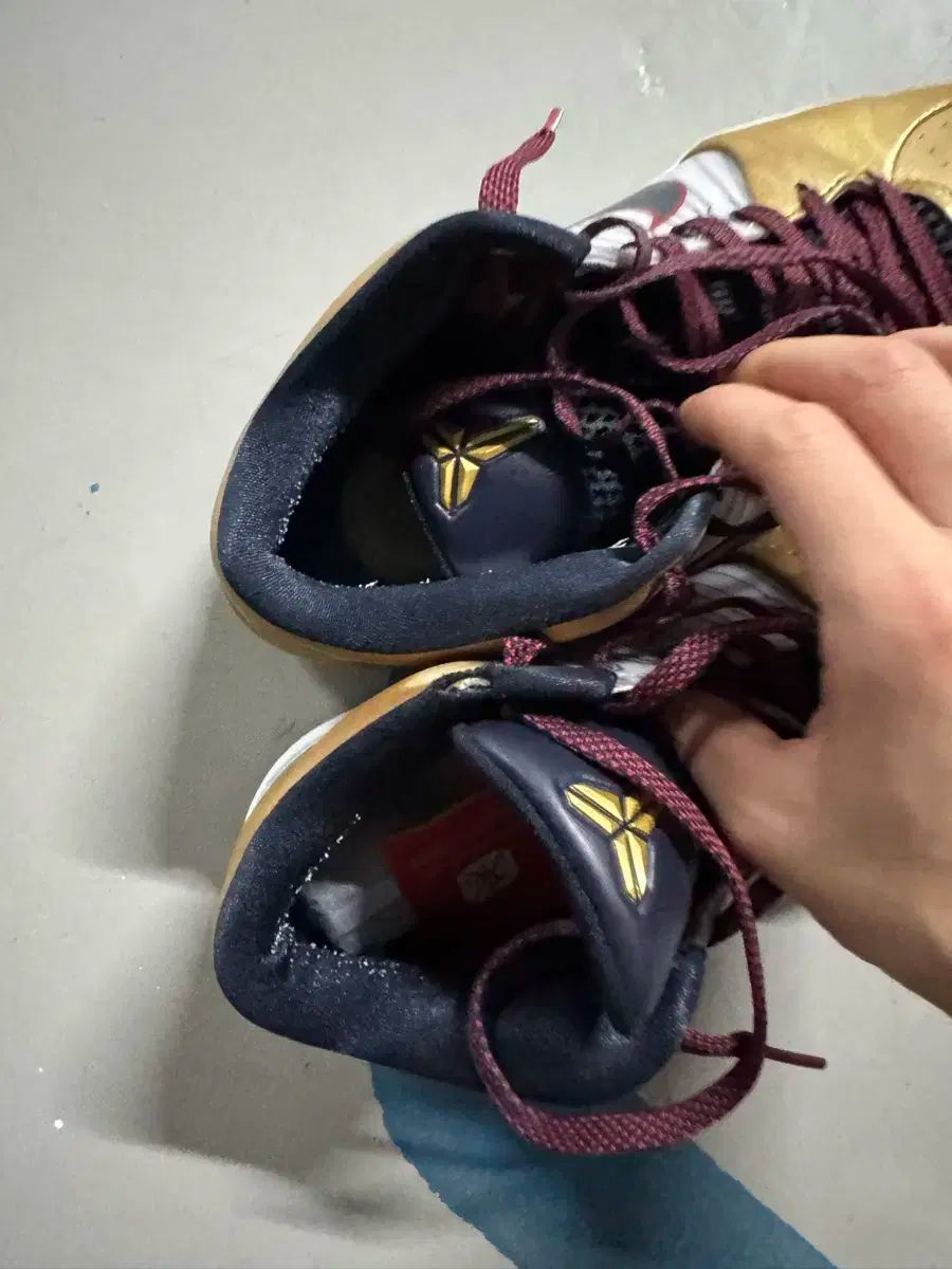 コービー 4 275 ゴールドメダル