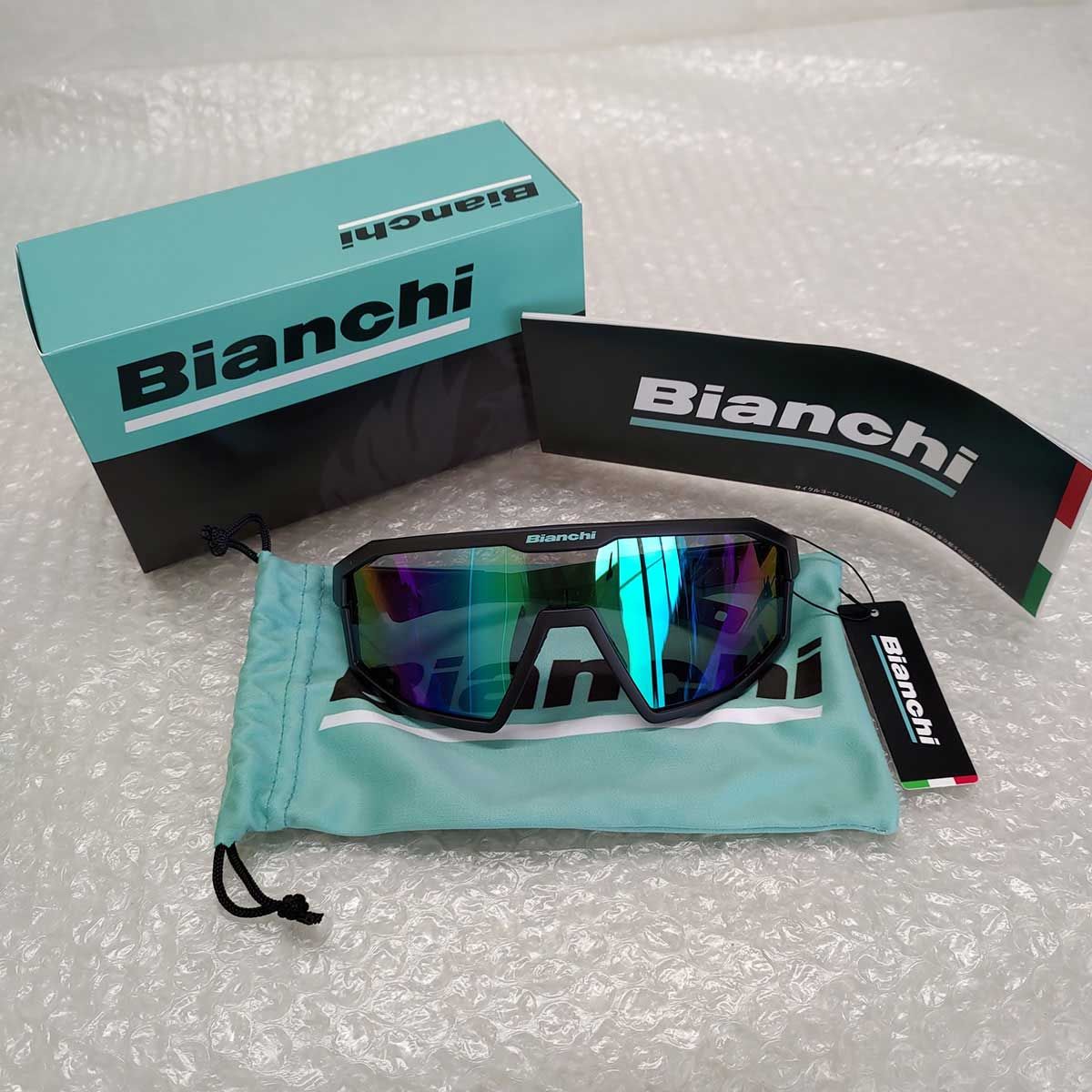 未使用】Bianchi ビアンキ 一眼フルリム ロードバイク サングラス ブラック/チェレステ 定価22000円 JP213R2901 メンズ -  メルカリ