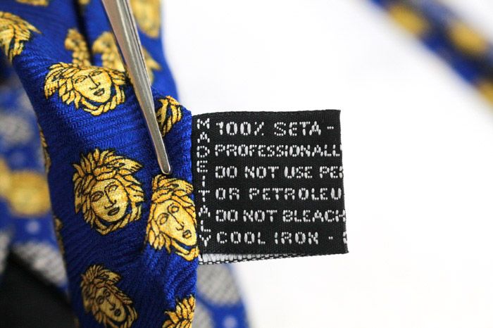 ジャンニヴェルサーチ　ネクタイ　メデューサ　シルク100% 光沢感　美品　ブルー ジャンニヴェルサーチ ネクタイ メデューサロゴ 高級シルク 古着