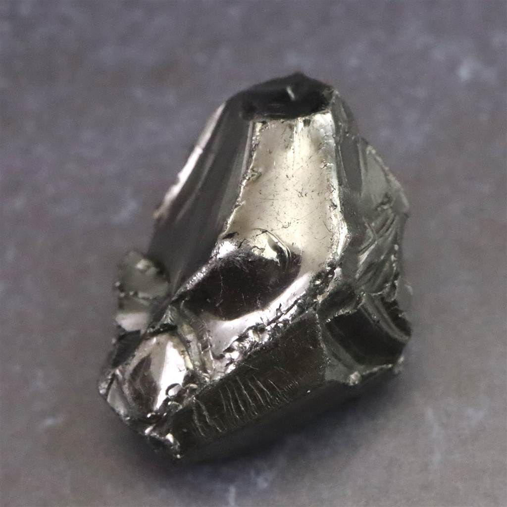 シュンガイト 鉱石 ロシア産 ノーブルシュンガイト エリートシュンガイト 原石 4.9g