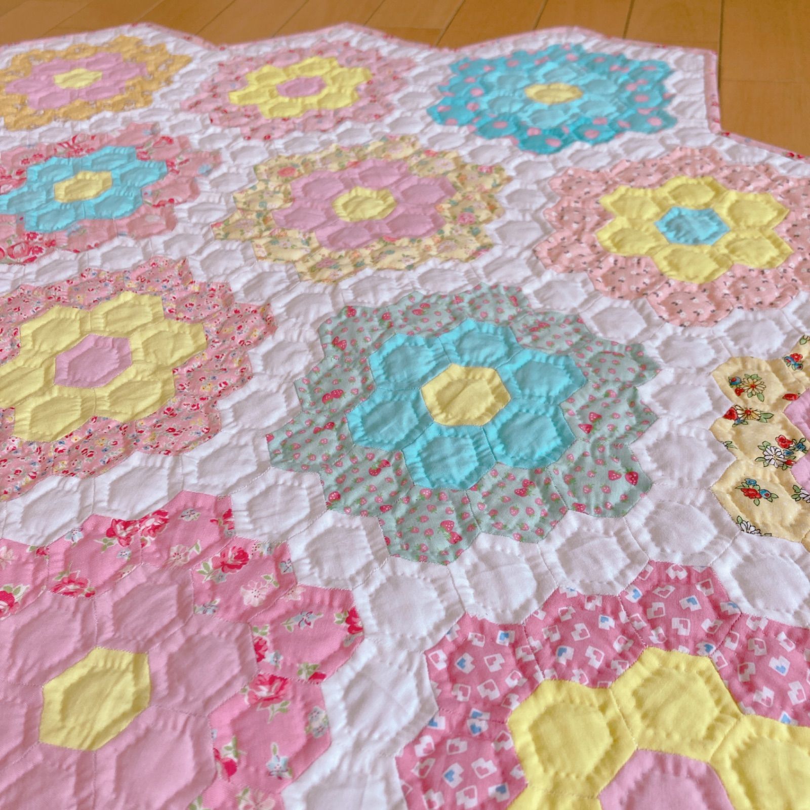 本物 おばあちゃんの花園キルト（ホワイト） おばあちゃんの花園