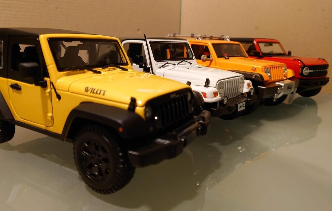 1/18 ジープ レスキューコンセプト オレンジ JEEP Rescue 1/18 ジープ レスキューコンセプト オレンジ JEEP Rescue - メルカリ