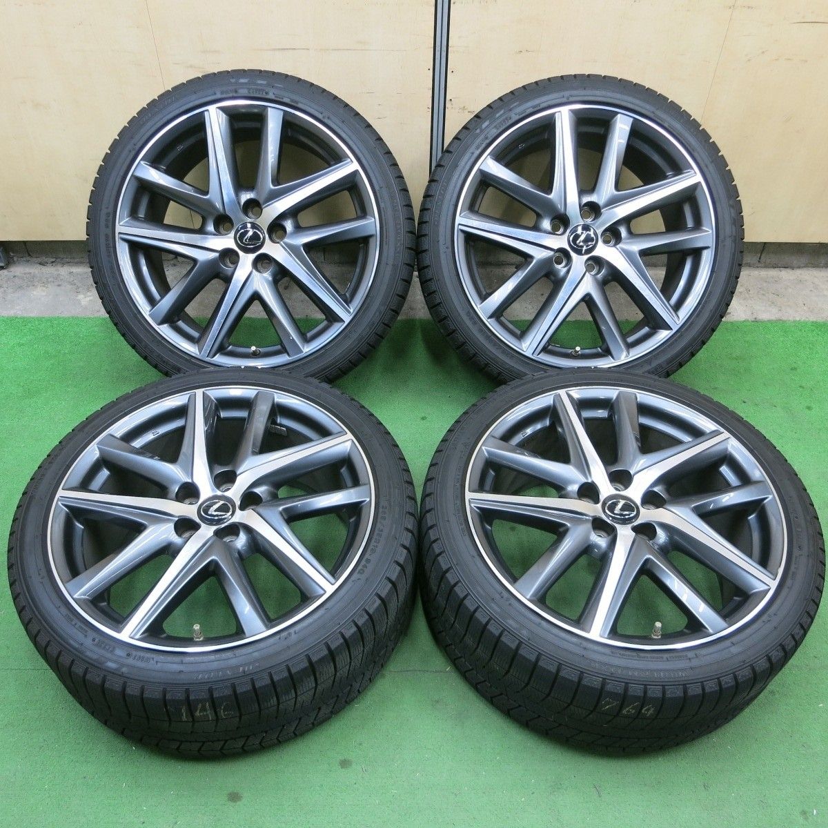 レクサスGS300h Fスポーツ　純正　スタッドレス レクサスGS300h Fスポーツ 純正 スタッドレス - メルカリ