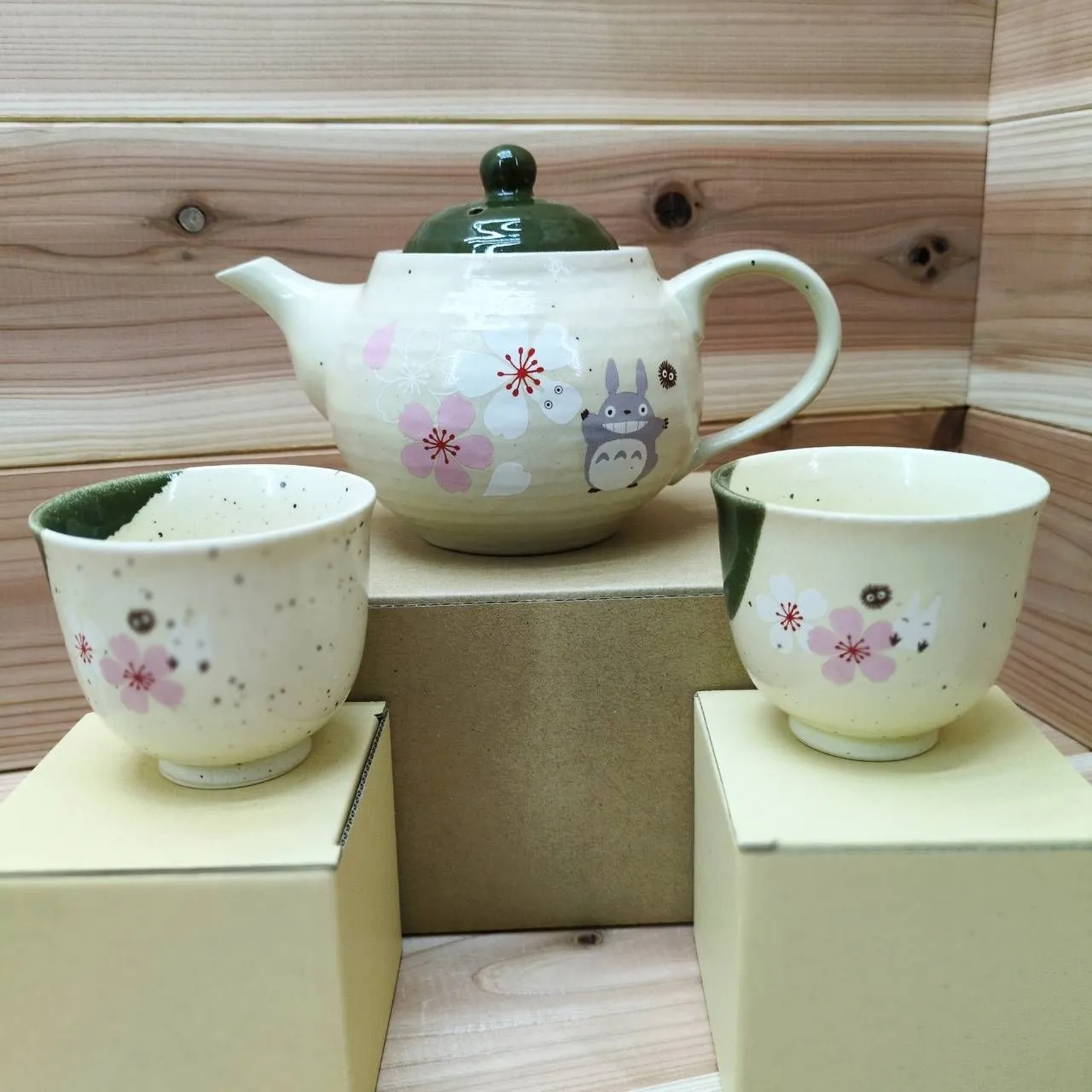 まとめ売り　となりのトトロ　新品 3点セット お茶ポット 湯呑2個 アンティーク まとめ売り となりのトトロ 新品 3点セット お茶ポット 湯呑2個