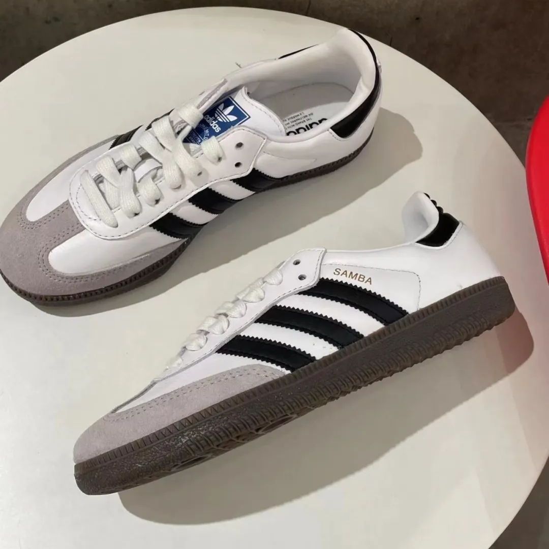 値下げします 新品未使用スニーカー男女兼用 並行輸入品 SAMBA OG アディダス サンバ ホワイト Adidas Originals Samba white FW2427 男女兼用