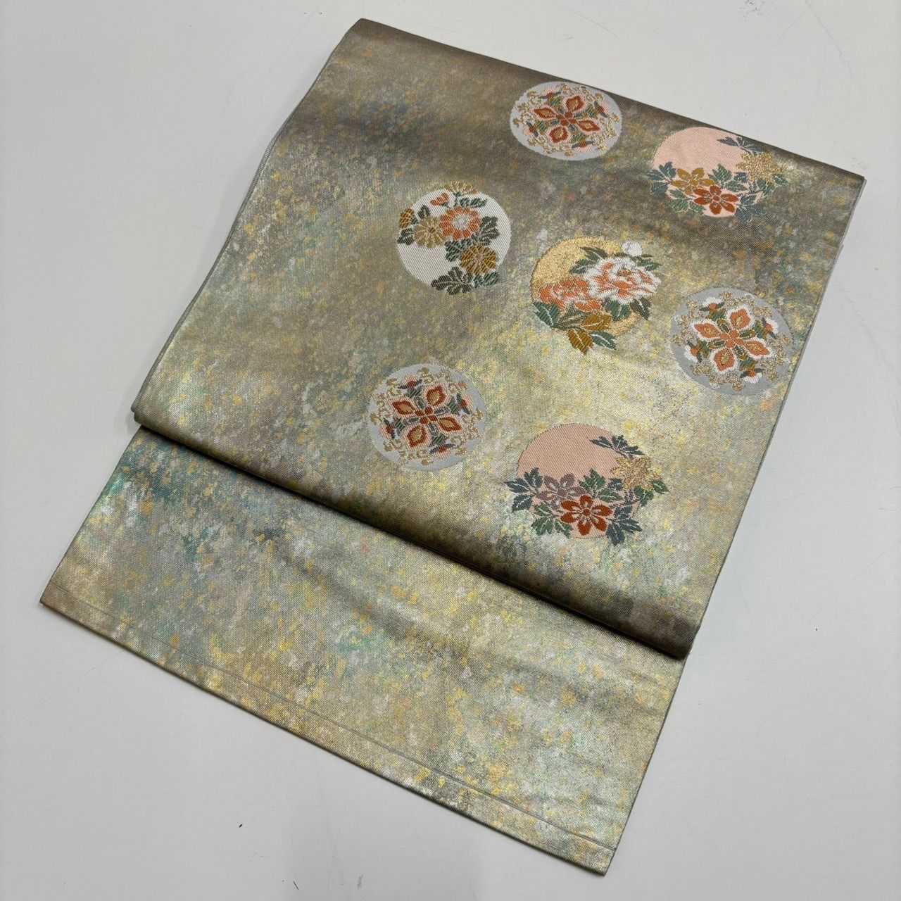 名古屋帯 丸文に花柄 織柄 引箔 素敵なデザイン 九寸 正絹 T-5196