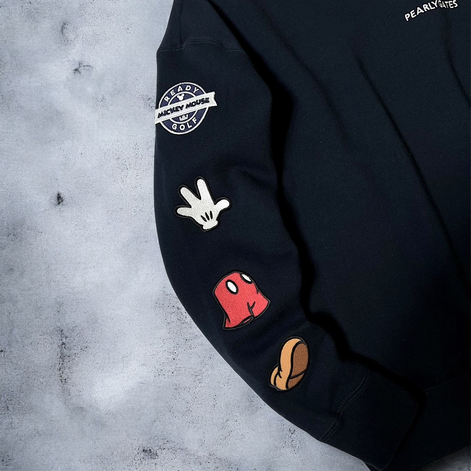PEARLY GATES パーリーゲイツ T/C裏毛 MICKEY MOUSE スウェットシャツ 日本製 Made in japan  ミッキーマウスコラボ 防風防寒保温 裏起毛 ロゴ刺繍 トレーナー プルオーバー 0 ダークネイビー 定価28,600円税込 - メルカリ