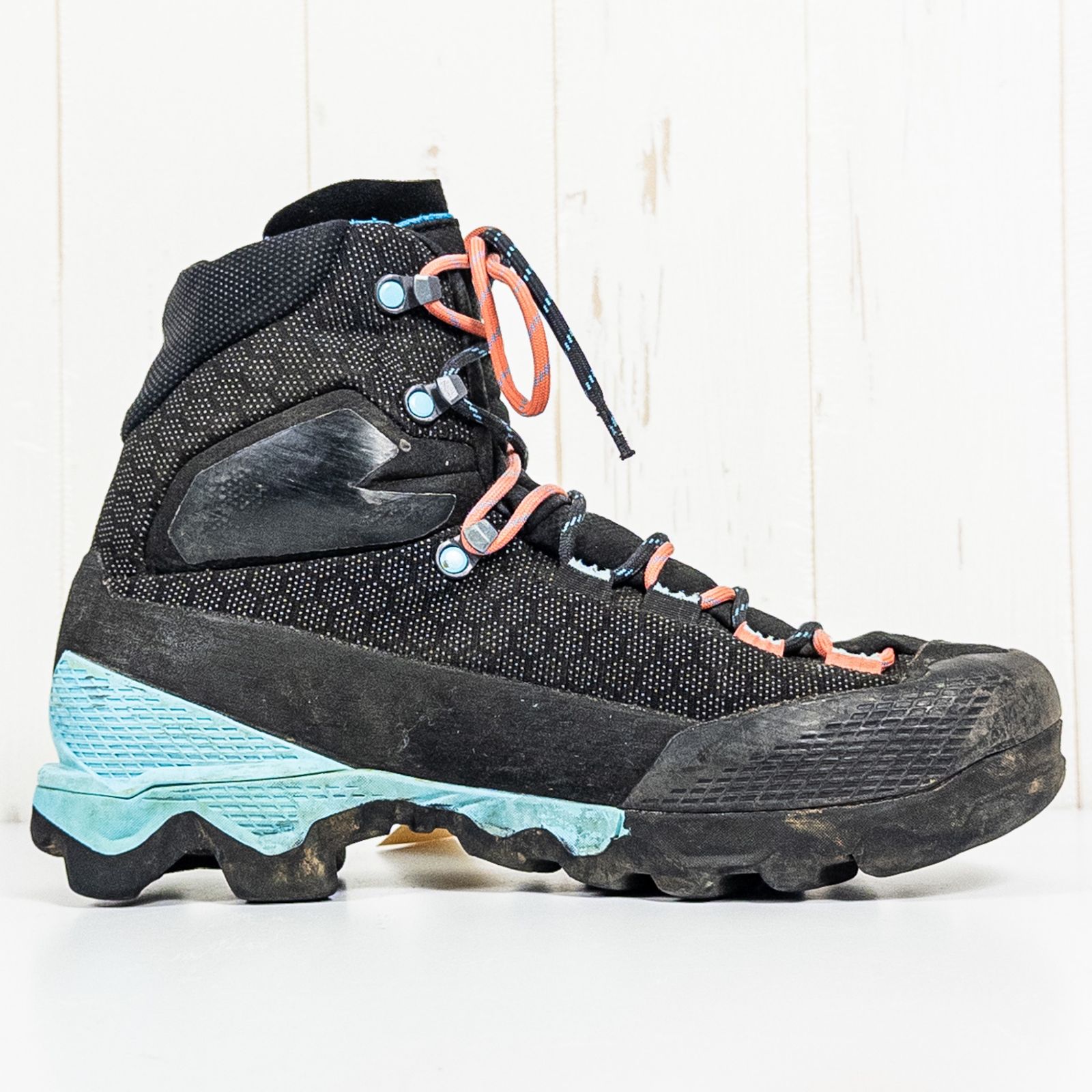 お買い得 Women s 25.5cm ブラック系 La Sportiva ラ スポルティバ エクイリビウム ST ゴアテックス ウーマン AEQUILIBRIUM ST GTX WOMAN ブラック×ハイビスカス | K00P02 フットウェア トレッ
