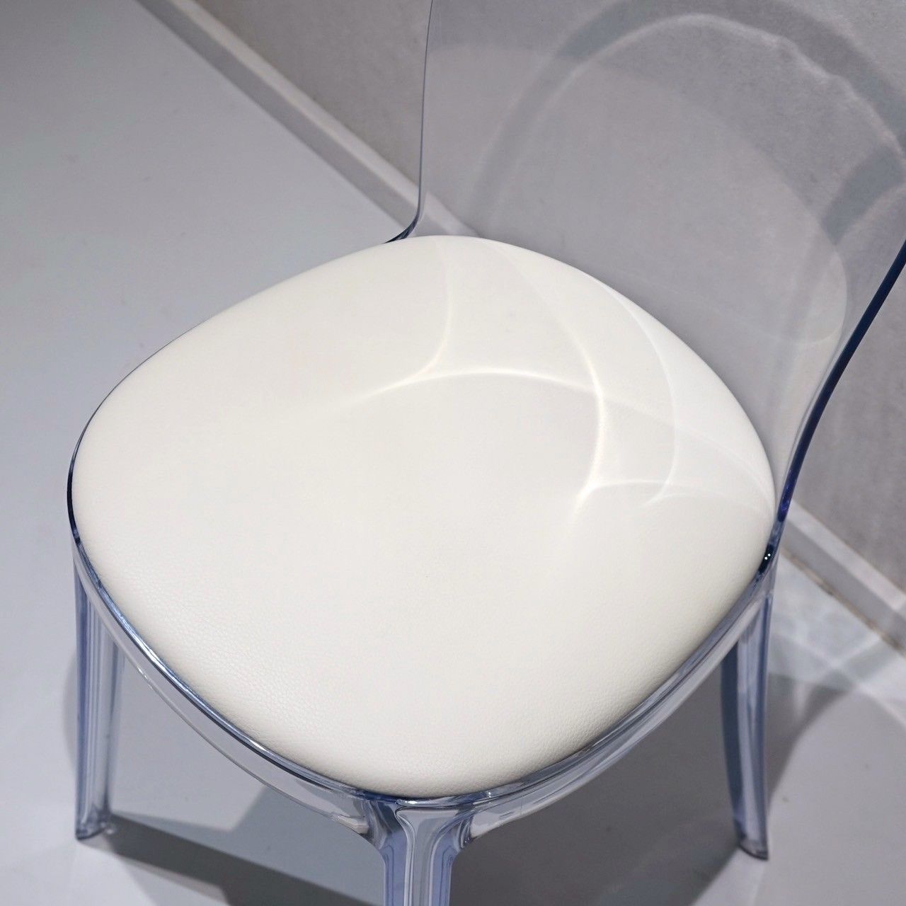 ダイニングチェア アームレス