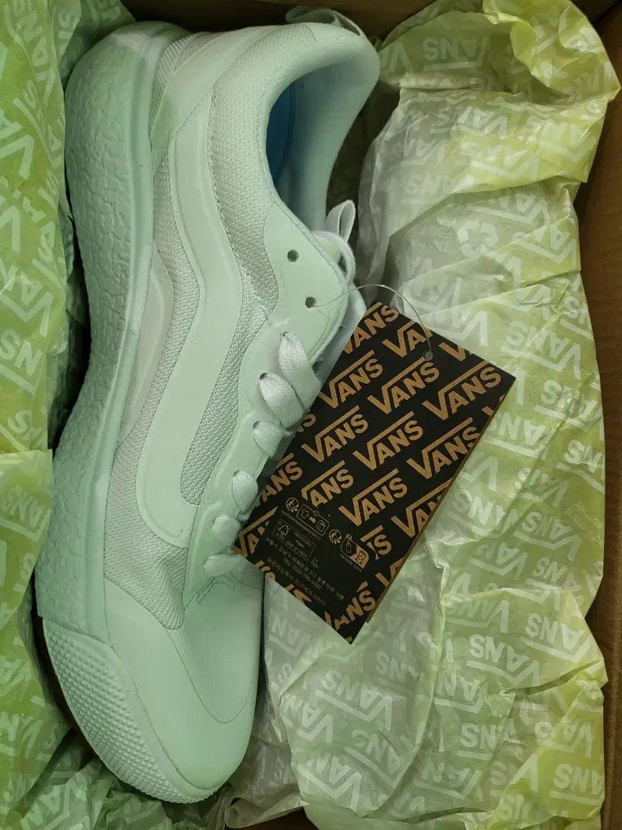 VANS バンズ MTE ウルトラレンジ EXO 白 240