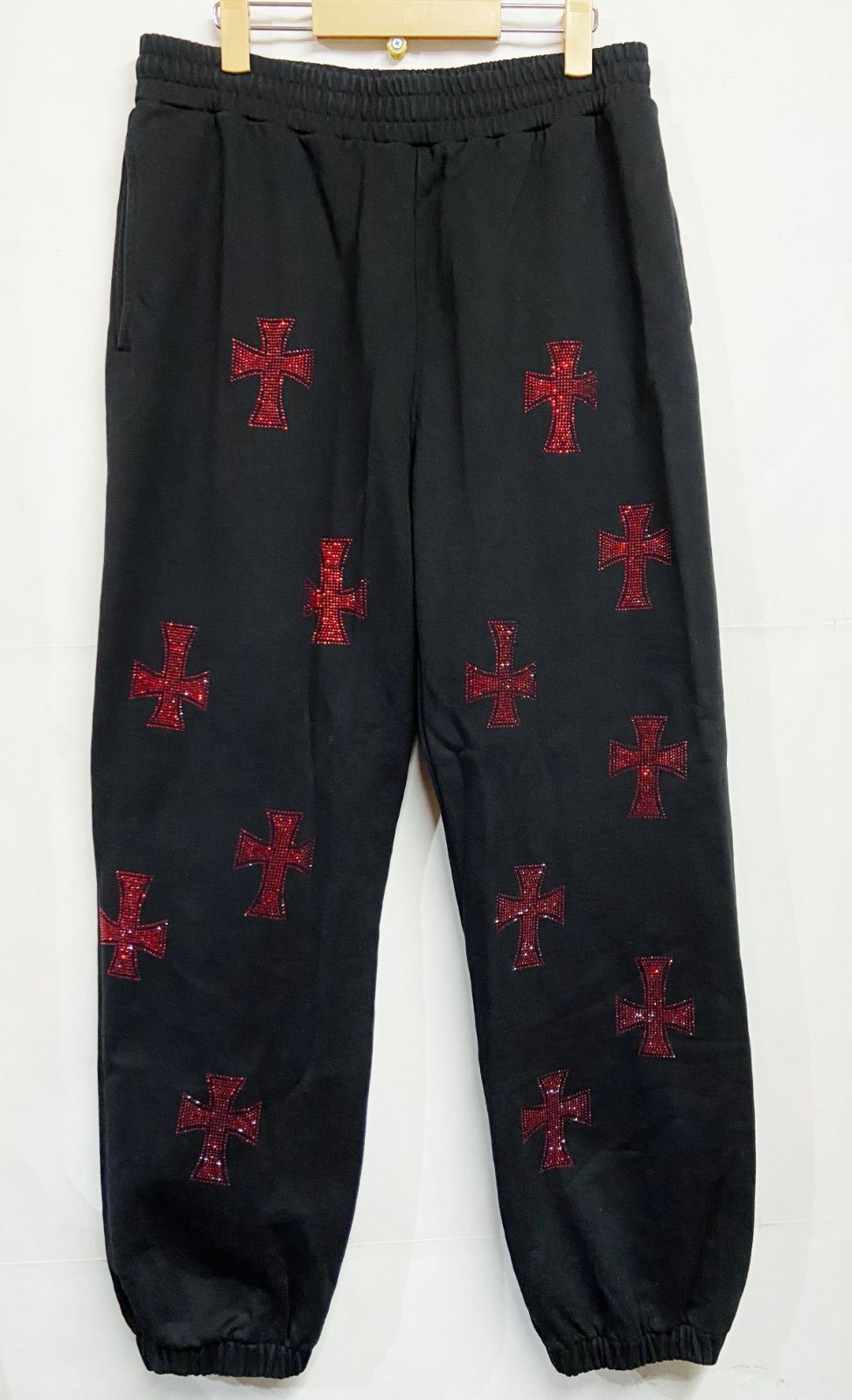 UNKNOWN | アンノウン Cross Rhinestone Joggers クロスラインストーンスウェットパンツ