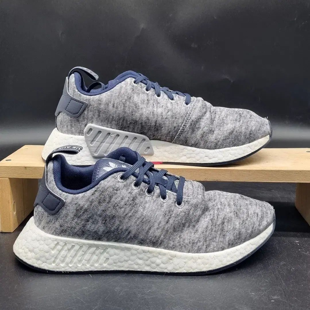 adidas(アディダス) Nmd r2 スニーカー 255