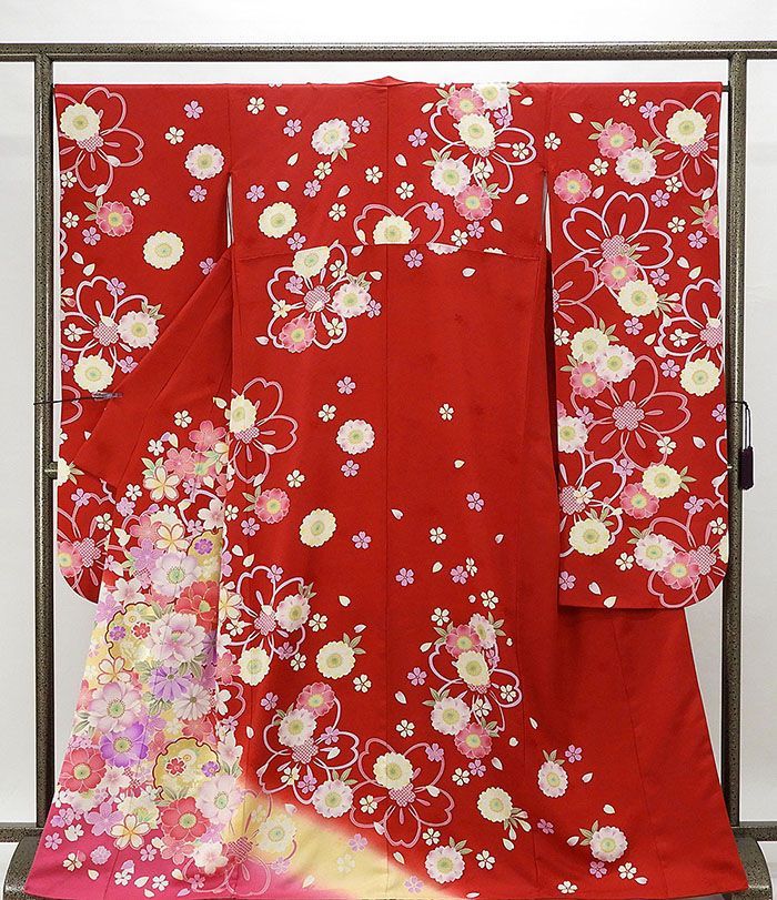 振袖 正絹 雪輪四季花模様 身丈167.5cm 裄丈66.5cm 振袖 リサイクル 着物 e0970
