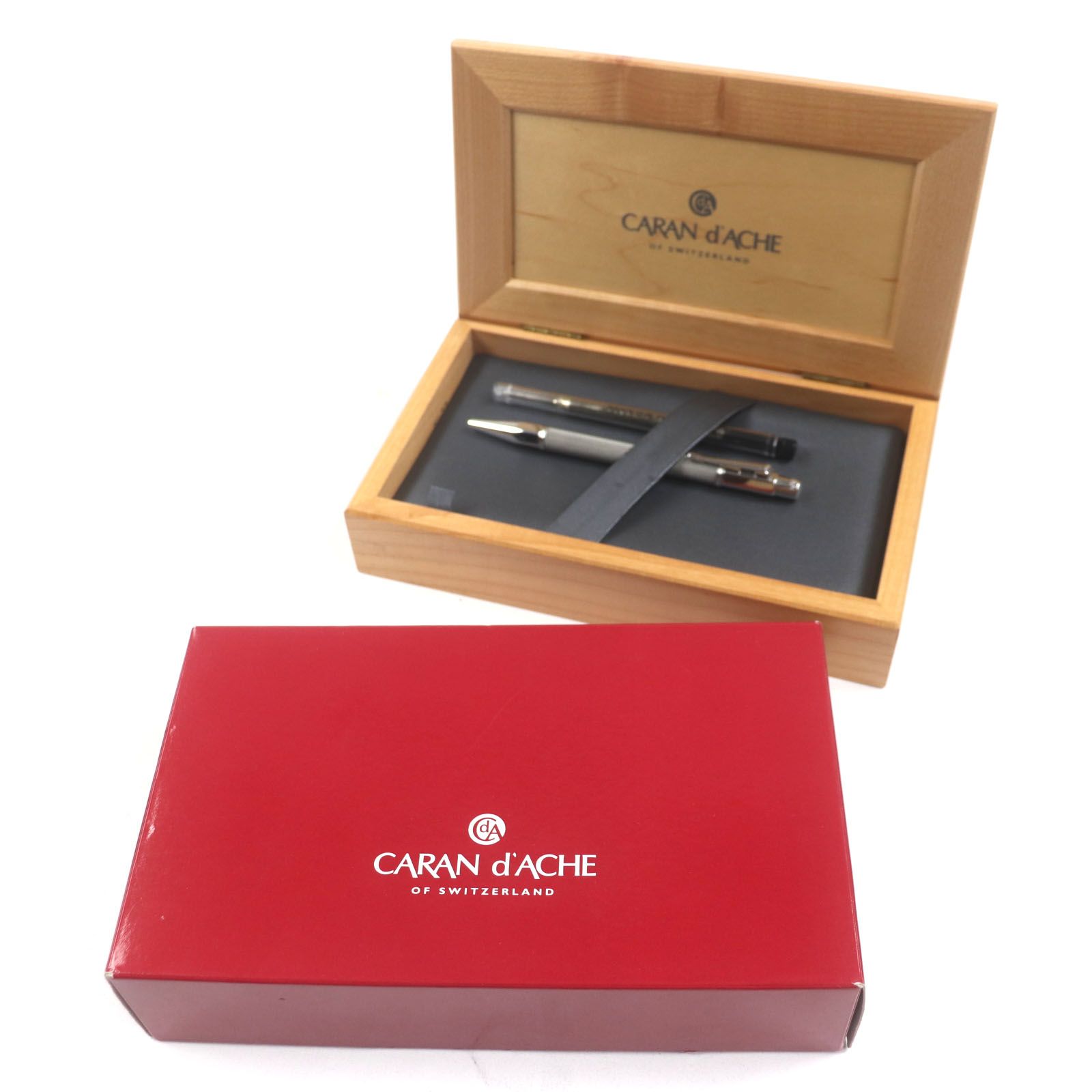 CARAN dACHE カランダッシュ VARIUS Ivanhoe Black バリアス アイヴァンホーBP ノック式 ボールペン シルバー 木 き メンズ 筆記 済み