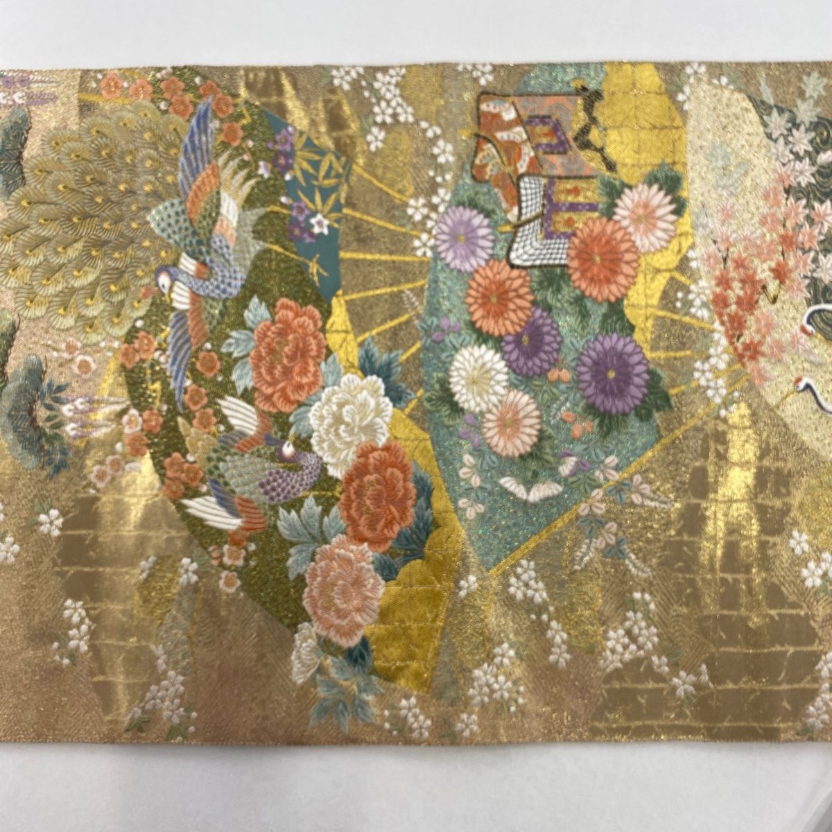 未着用　美品　袋帯　花　孔雀　金糸　着物　帯　007k 袋帯 美品 秀品 関西仕立て 扇 孔雀 金糸 箔 金色 六通 正絹