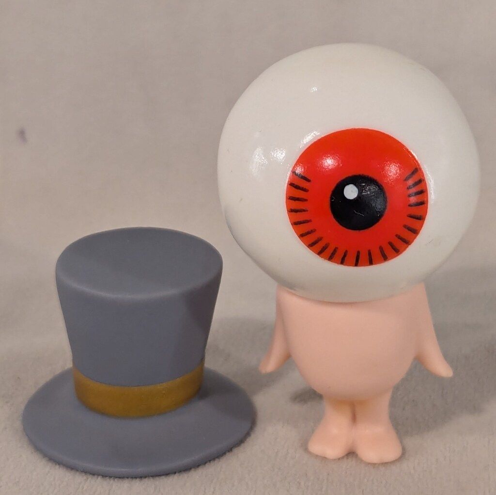 サンガッツ本舗 水木しげる奇怪漫画ソフビ列伝 水木しげる 目玉おやじ 白 グレーシルクハット UP786_INFO