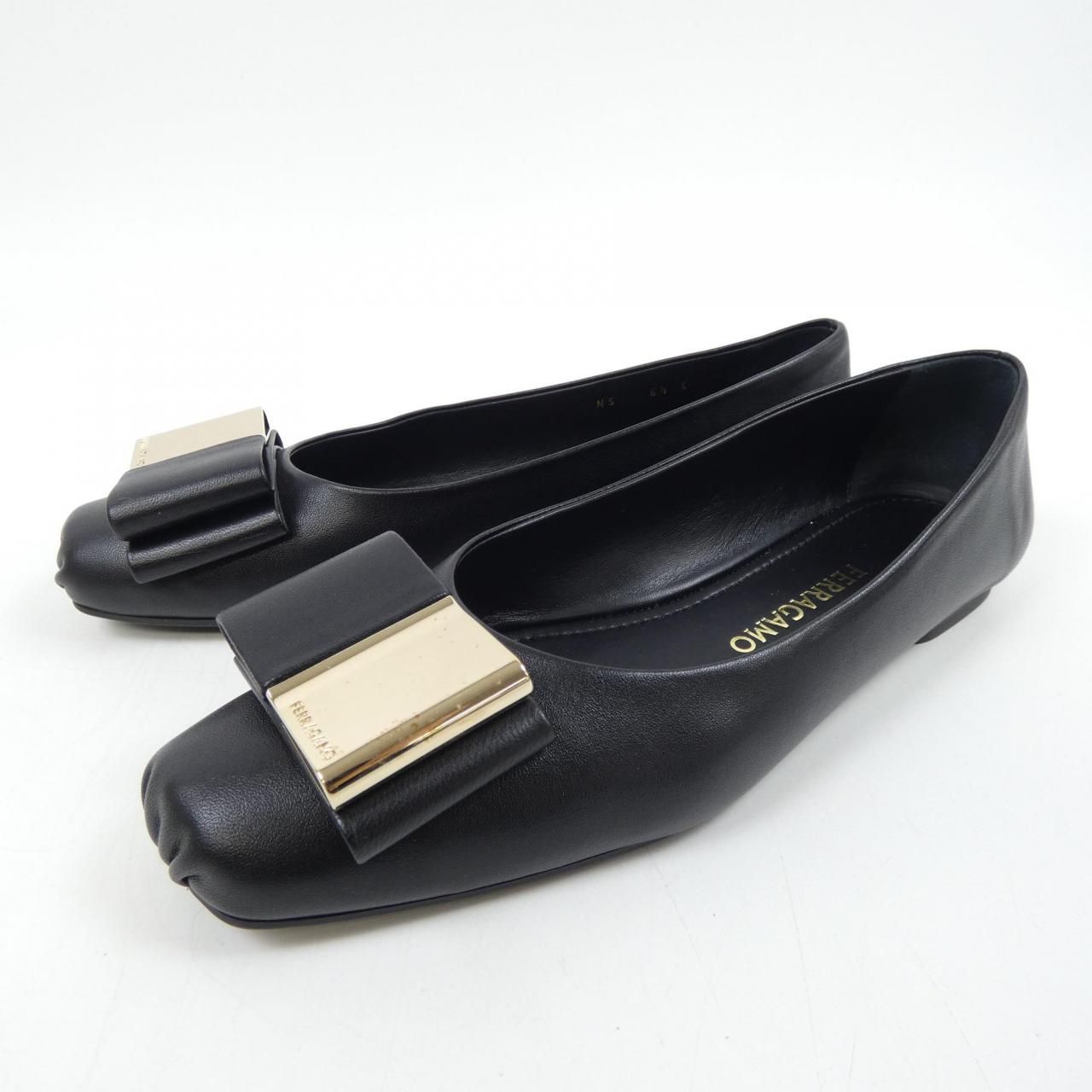 フェラガモ FERRAGAMO フラットシューズ - メルカリ