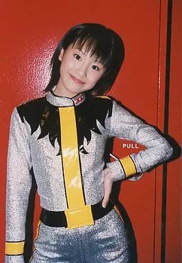 中古】生写真(ハロプロ) モーニング娘。/高橋愛/膝上・衣装銀黄色