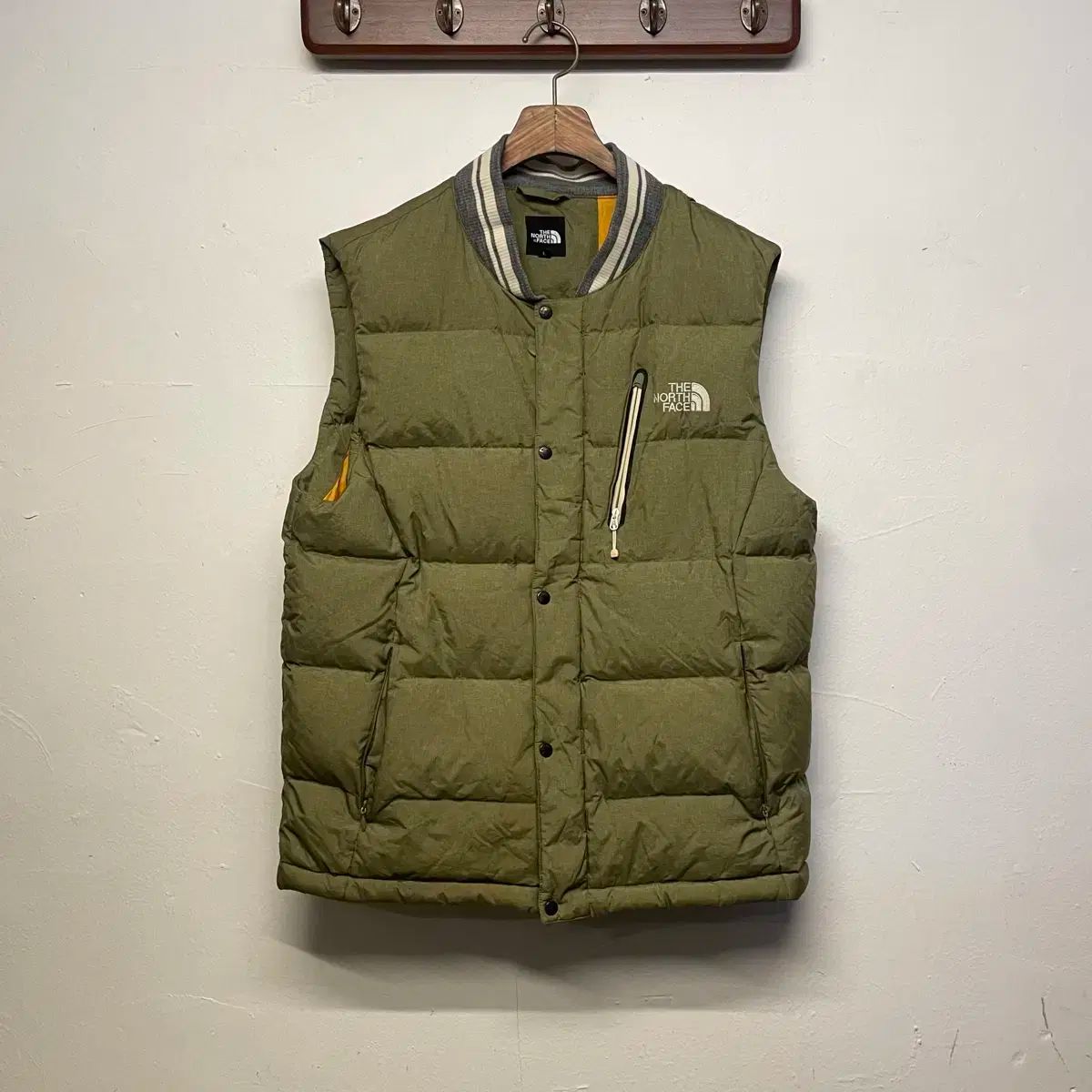 THE NORTH FACE(ザノースフェイス) カーキ グースダウン ダウン