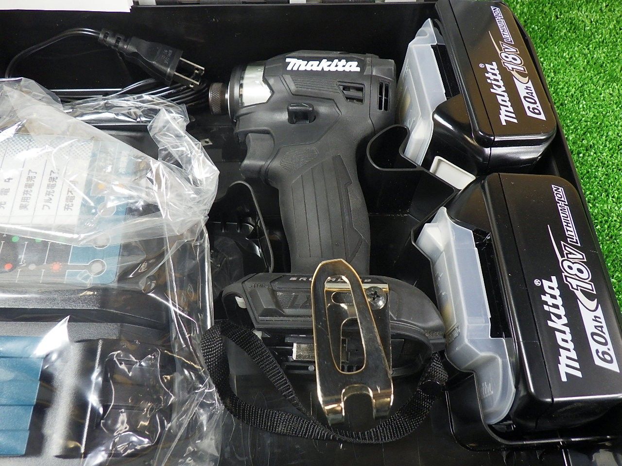 箱傷あり マキタ 18V 充電式インパクトドライバ 黒 TD173DRGXB バッテリー 充電器付き フルセット品 品