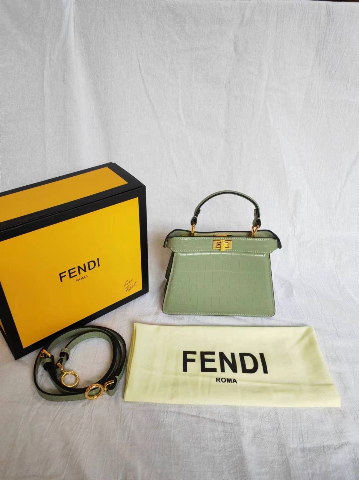 FENDI   ピーカブーミニ バッグ トートバッグ ショルダーバッグ クロコダイル