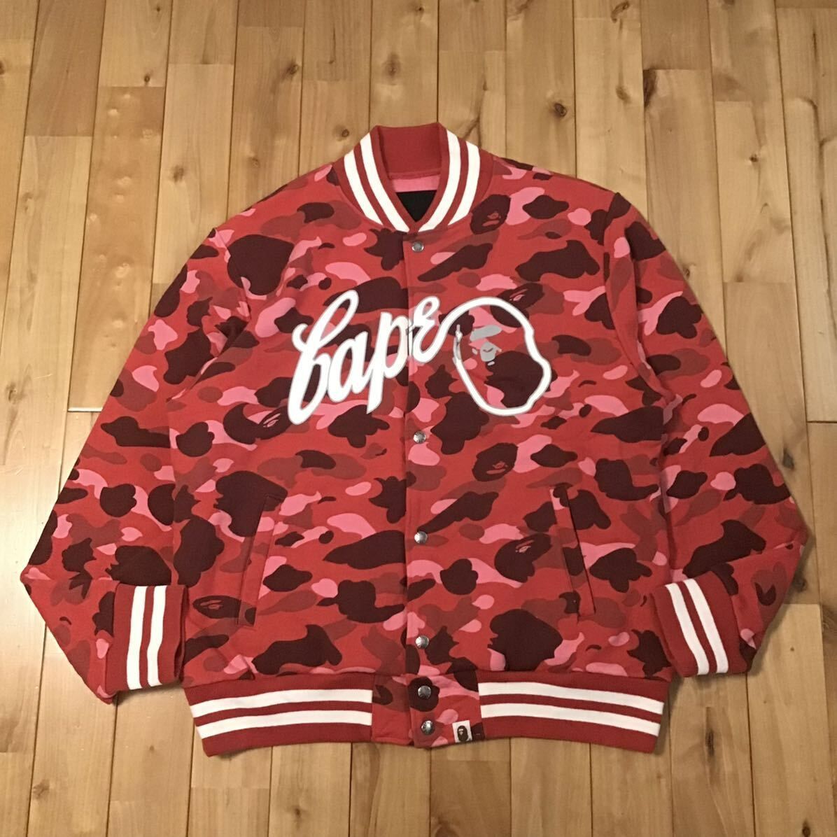 Pharrell camo スウェット スタジャン Lサイズ a bathing ape BAPE sweat varsity jacket red  camo エイプ ベイプ bomber NIGO 迷彩