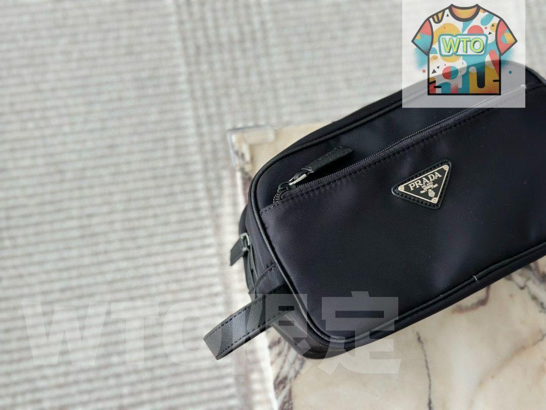 今日WTO】Prada Nylon Cosmetic Pouch プラダ ナイロン コスメ