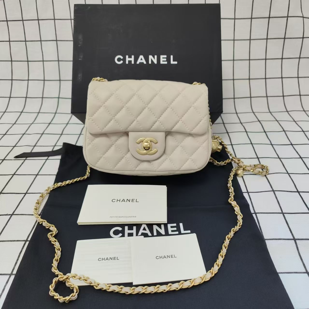 CHANEL シャネル ショルダーバッグ