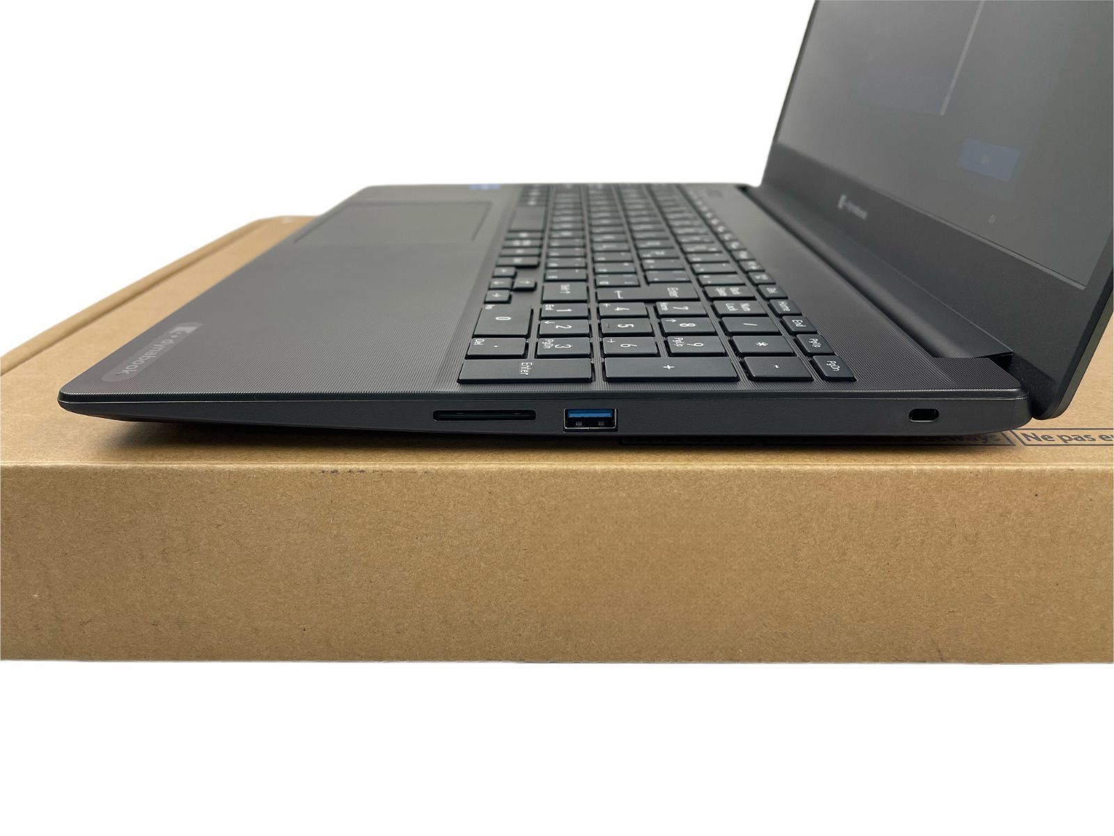 8GB|SSD256GB 顔認証