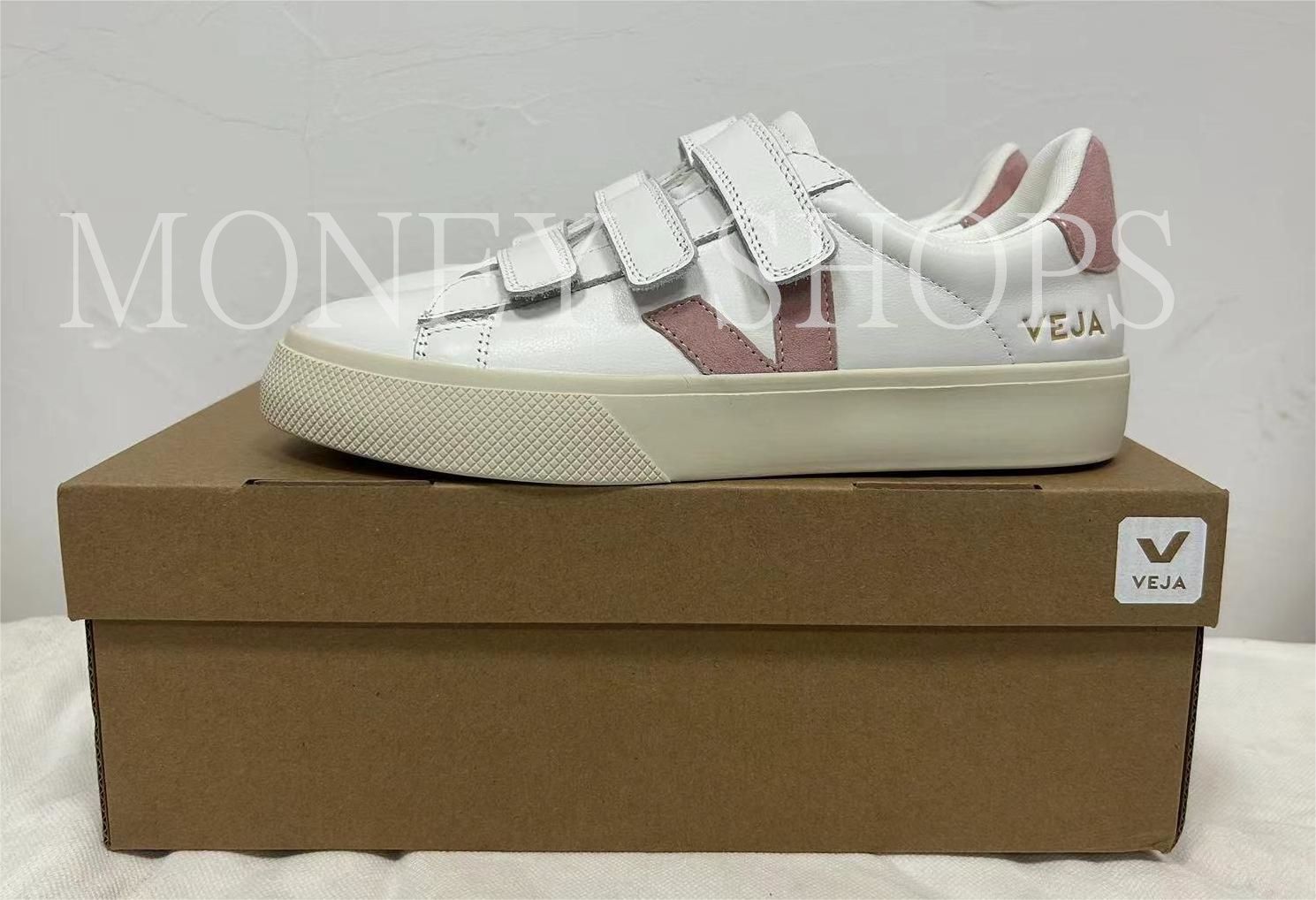 【新品★大人気】   VEJA RECIFE CHROMEFREE LEATHER WHITE BABEスニーカー (男女兼用)