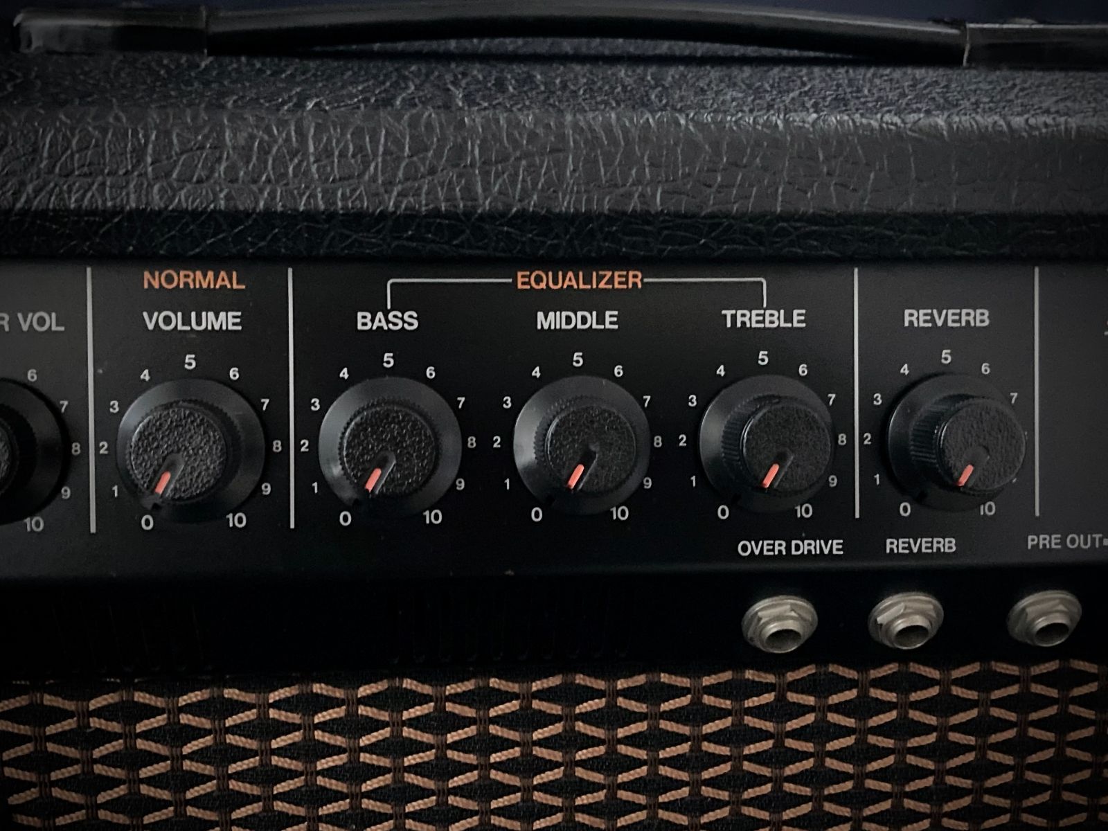 ■【レア・1979年製】Roland　GB-30ベースアンプ 送料込み】ベースアンプ Roland ローランド GB-30 - メルカリ