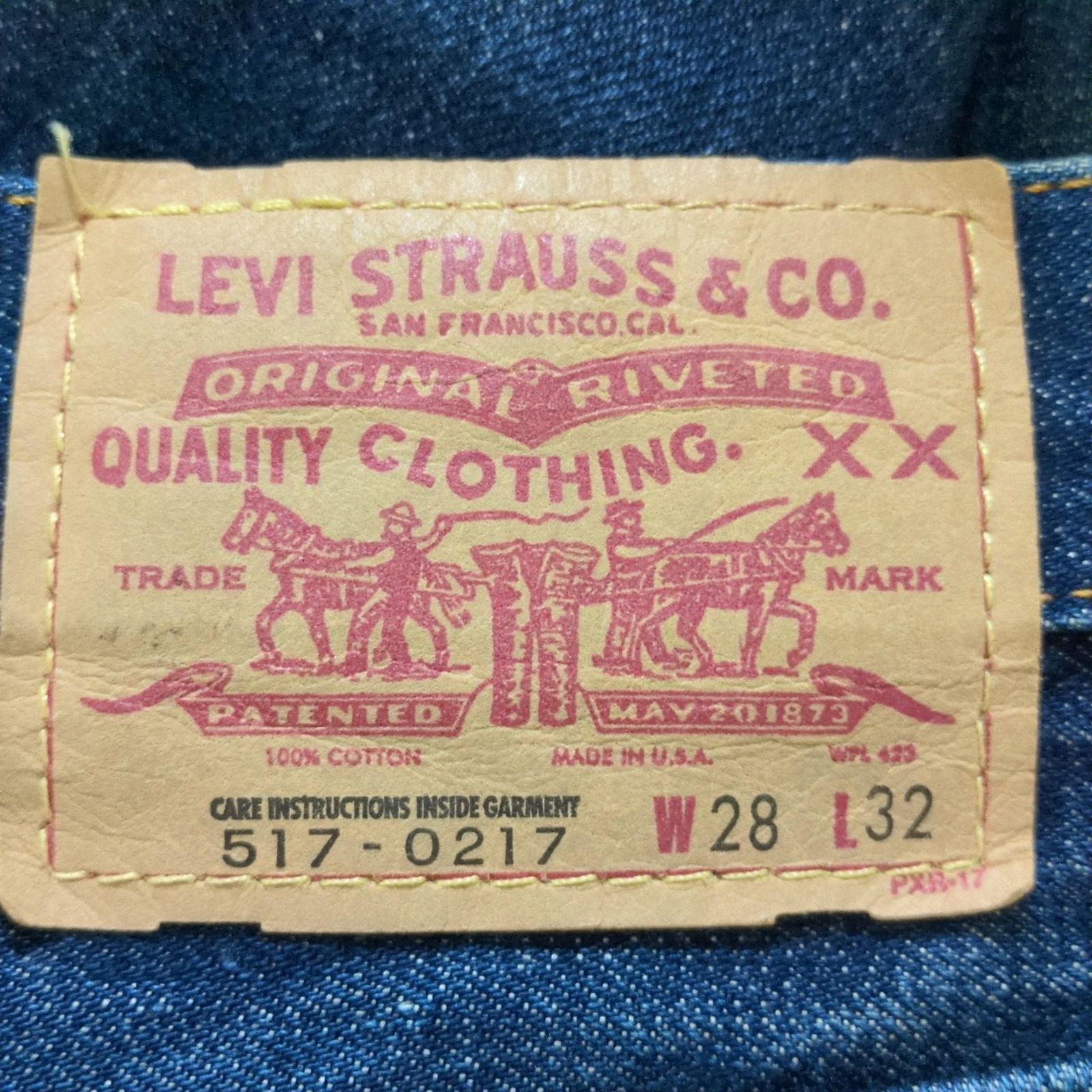 USA製◎(^w^)b Levi's リーバイス デニム パンツ ジーンズ インディゴ 綿100% 517-0217 カジュアル 定番 アメカジ 着回し 美品 ORIGINAL RIVETED 革パッチ メンズ サイズw28