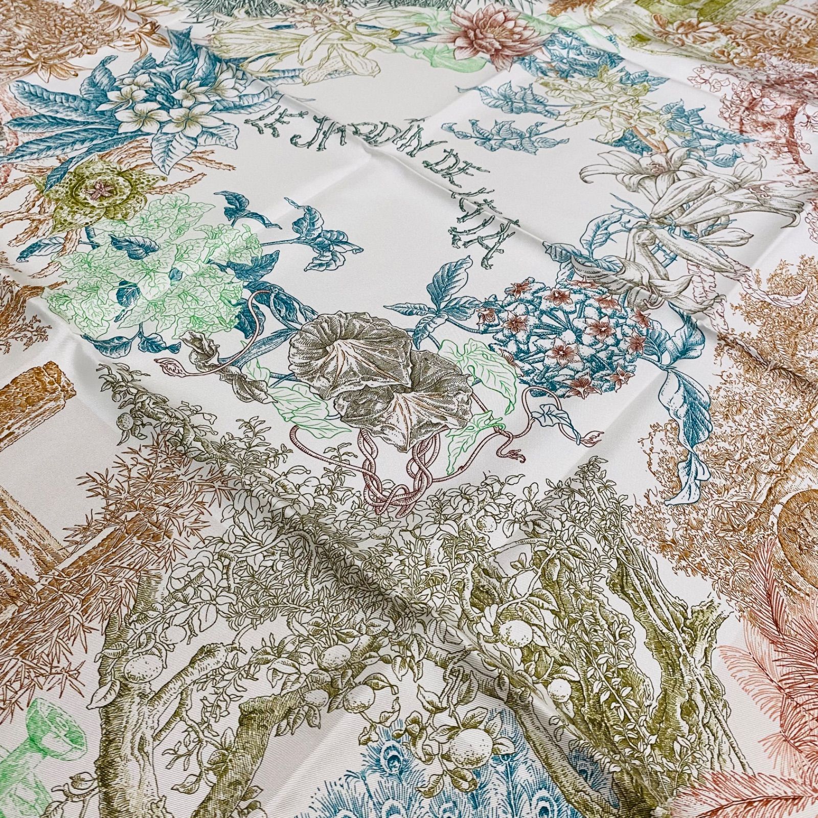 未使用品 HERMES エルメス カレ90 スカーフ Le Jardin de Leila