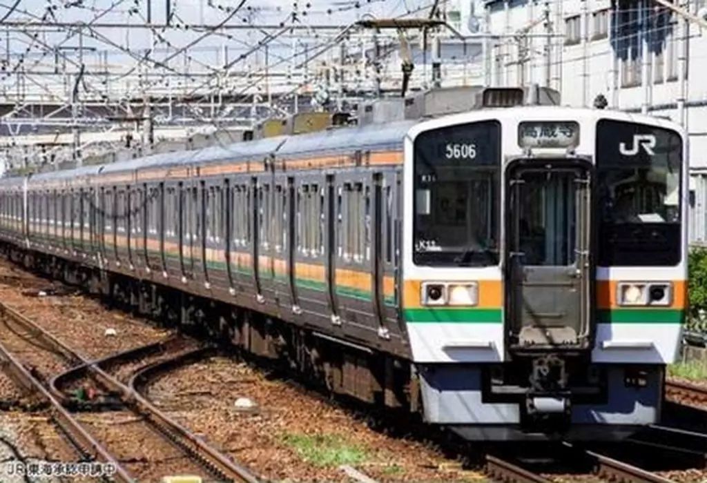 鉄道模型 1 150 211系5000番台 中央本線 4両基本セット 10-1858