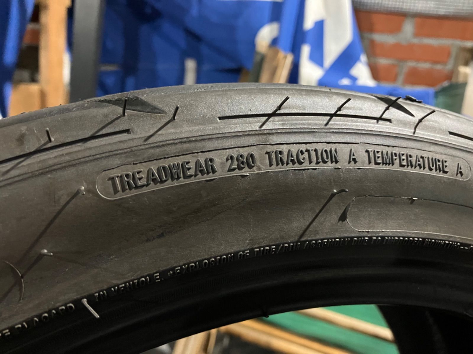225/40R18 シバタイヤ SHIBATIRE REVIMAX R23 TW280 中古タイヤ2