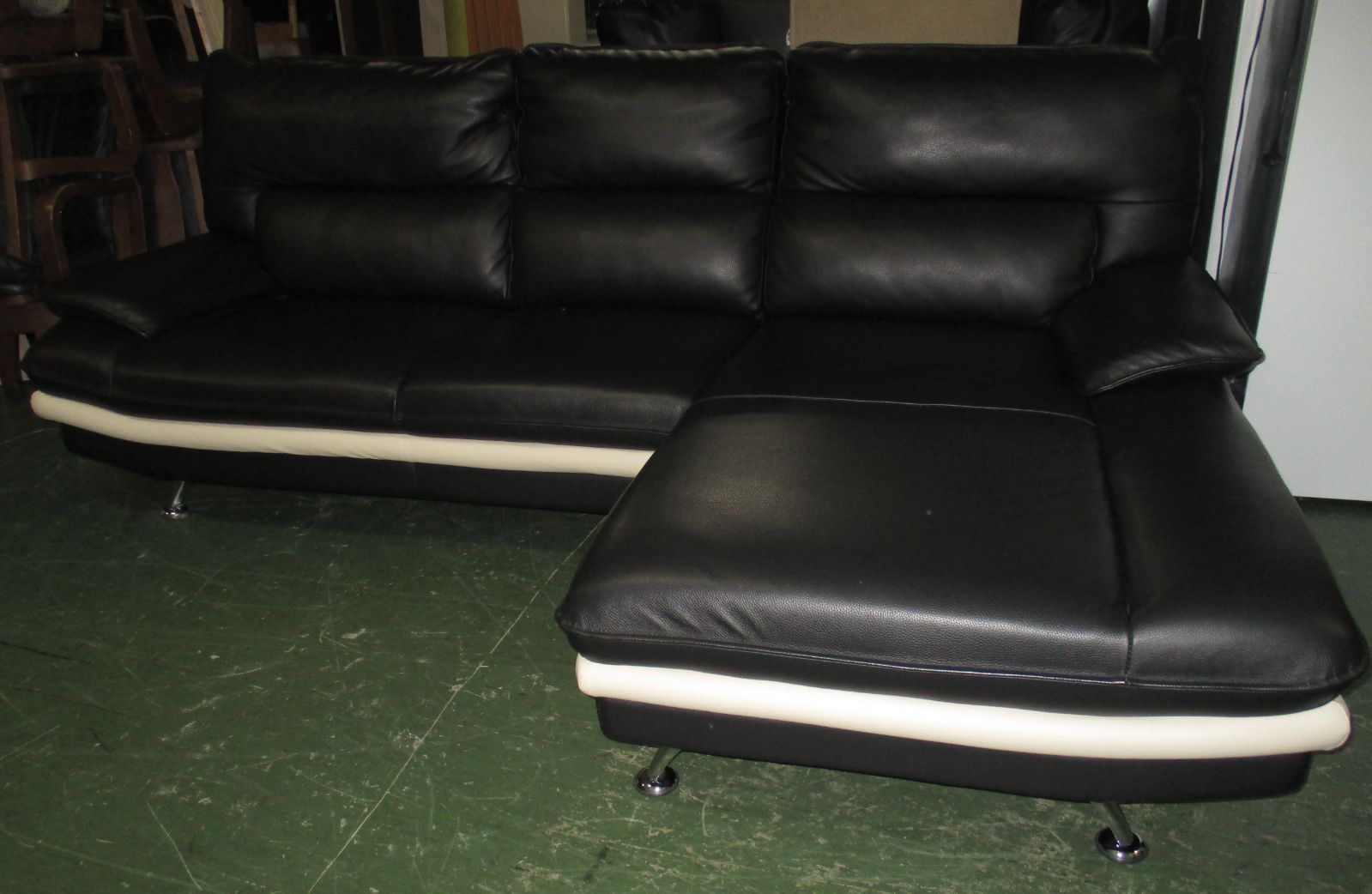 R201千代田家具 人気 カウチソファ、本革 コーナーソファ、幅230cm Used・キレイ