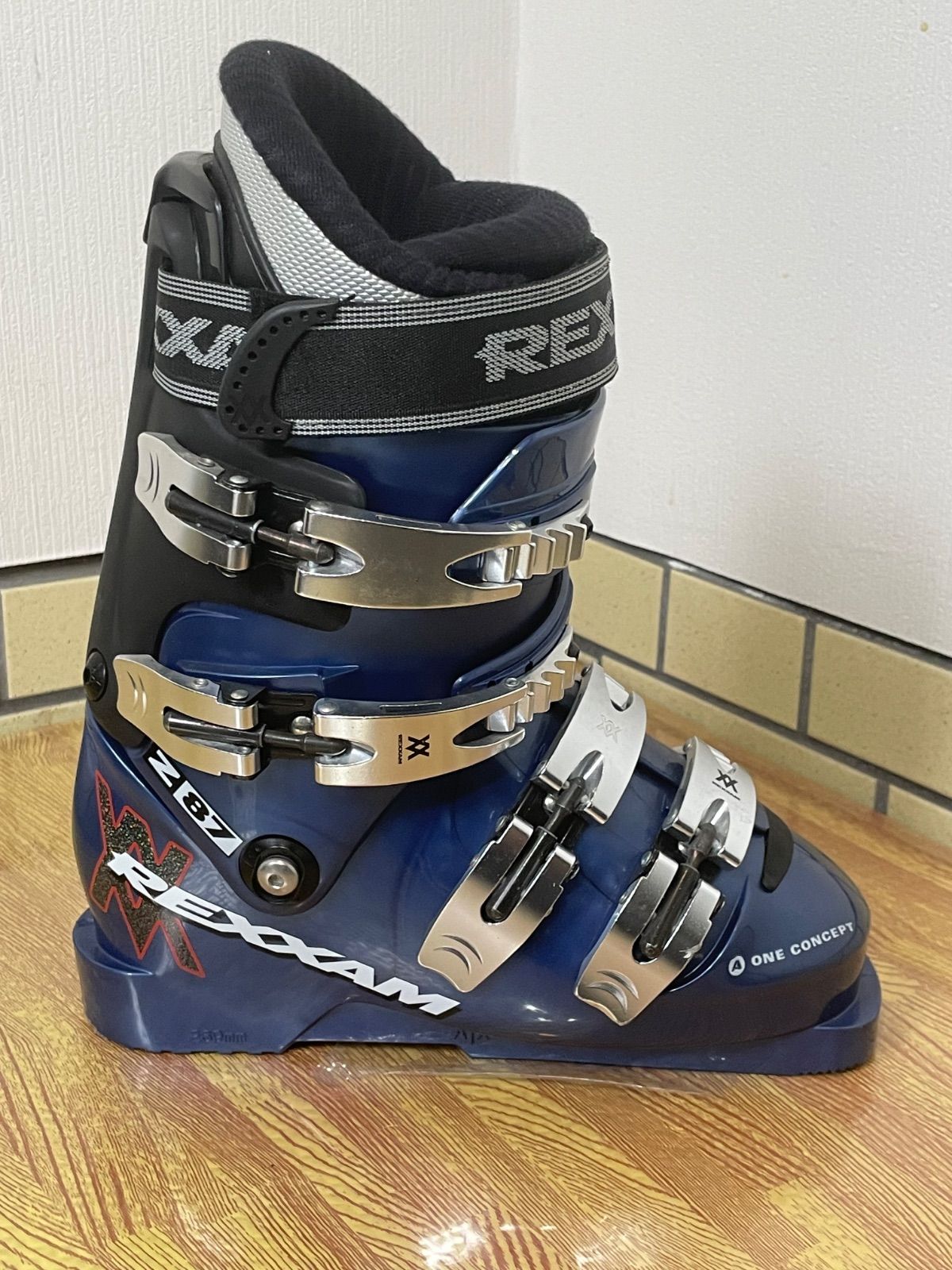 スキーブーツ 23