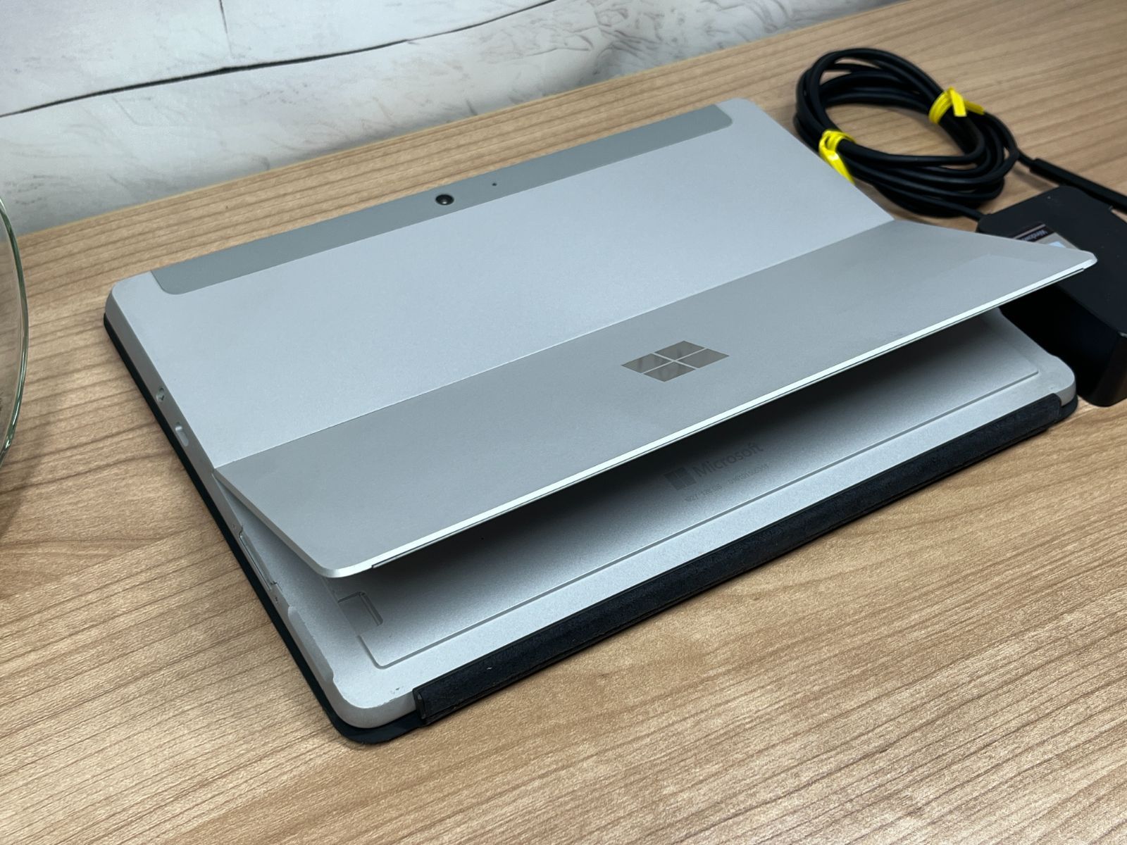 【SIM・美品】0631 Surface Go2 LTE  Office2024 Win11 タブレット マイクロソフト　コンパクト SIM・美品】0631 Surface Go2 LTE Office2024 Win11 タブレット