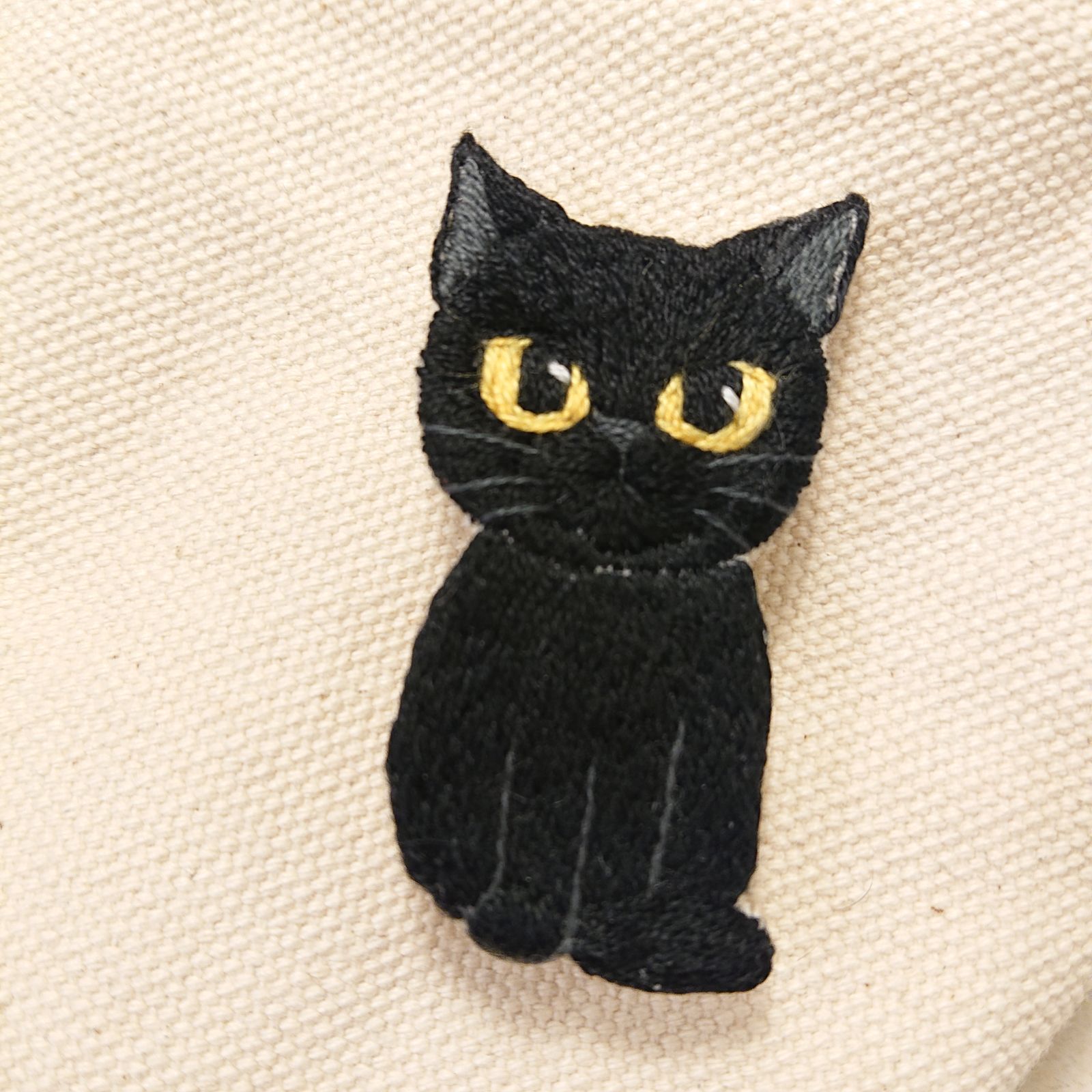 454]黒猫 猫の刺繍ブローチ 1点 - S-ino【3月末で移転しました