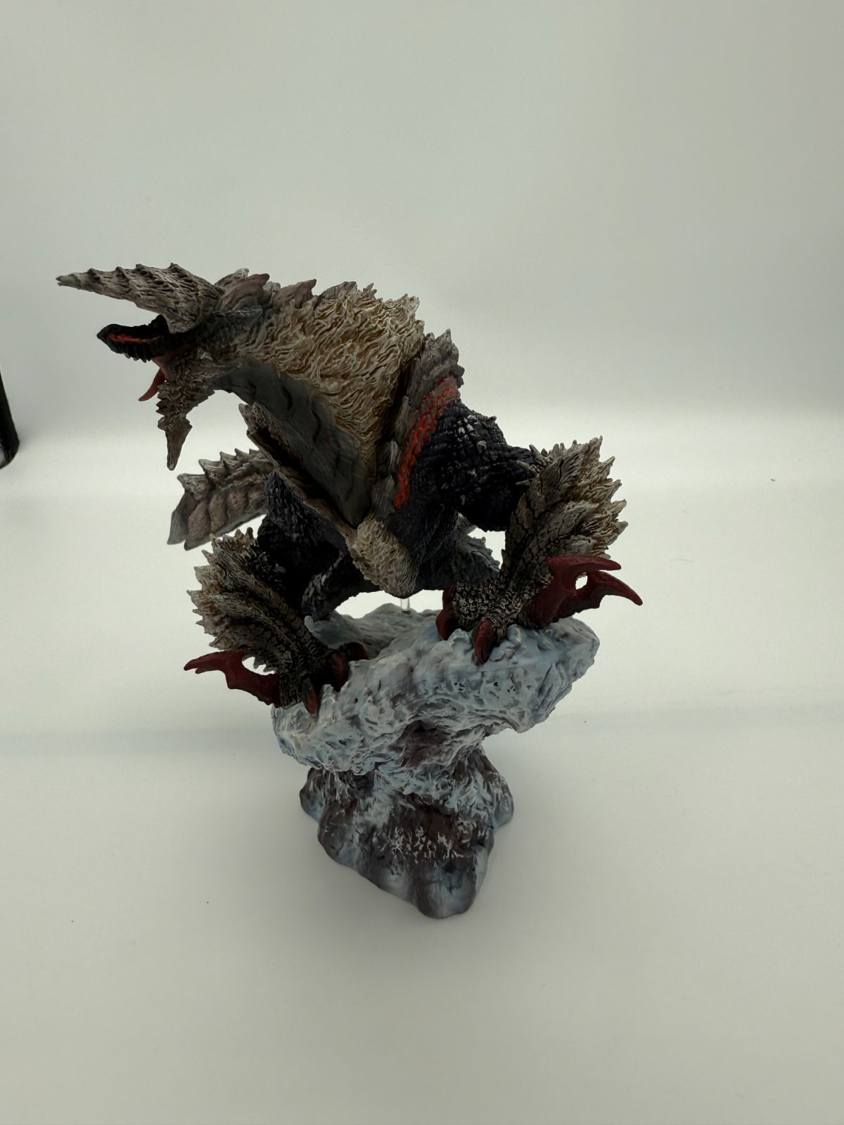 美品 カプコンフィギュアクリエイターズモデル 獄狼竜ジンオウガ亜種