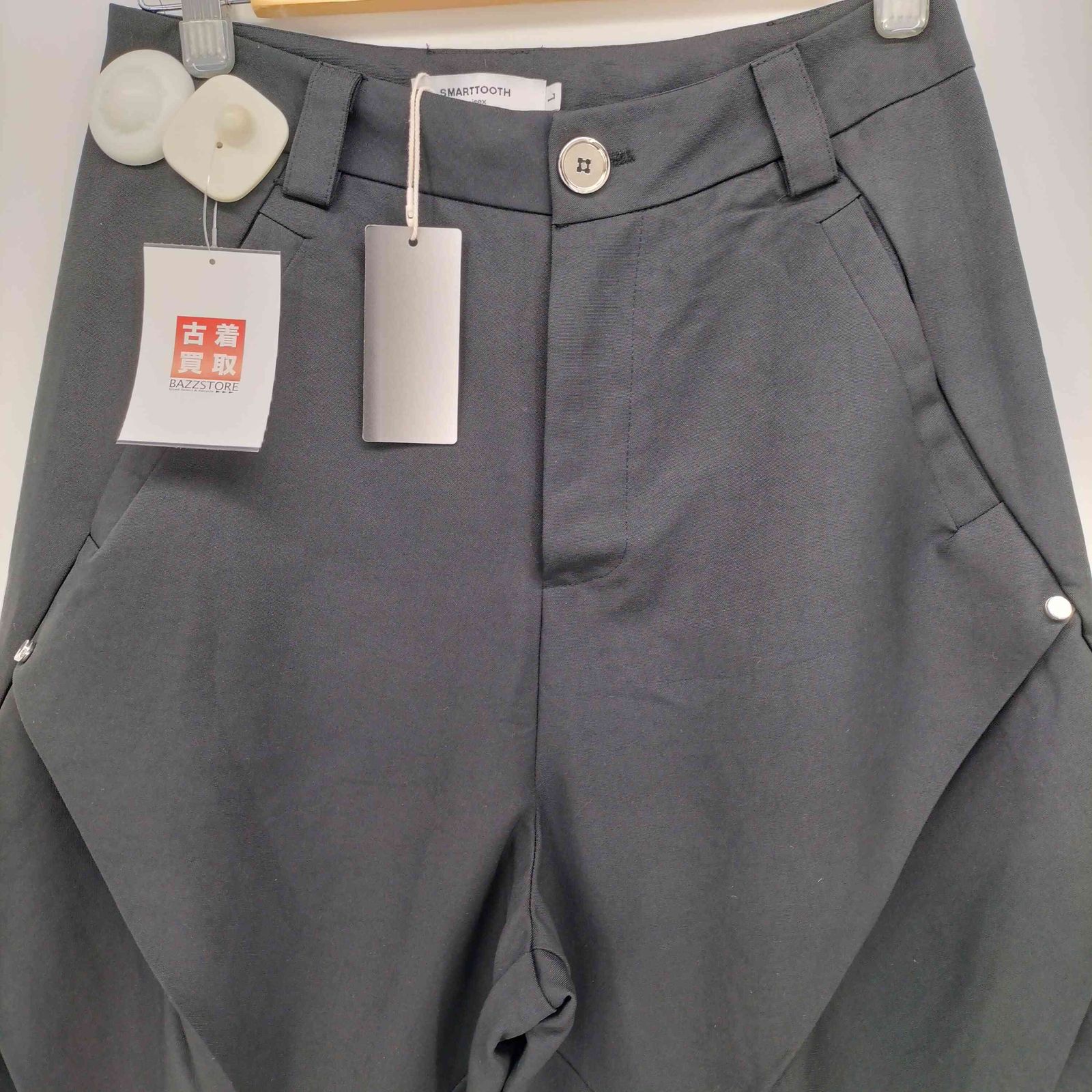 パンツ ULTIMS Pleated loose rivet wide pants L ULTIMS Pleated loose rivet wide pants L