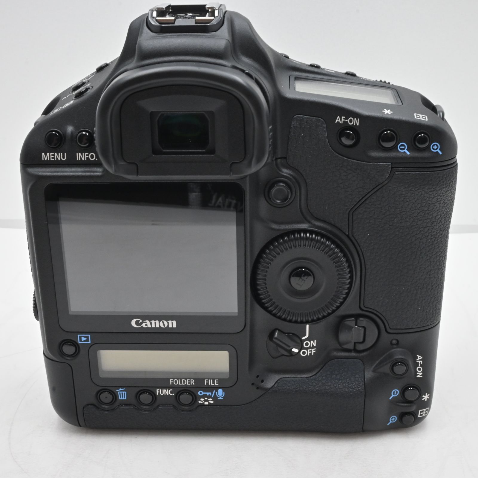 キャノン EOS 1D Mark III ショット数224：2572729 キャノン EOS 1D Mark III ショット数224：2572729 シャッター回数