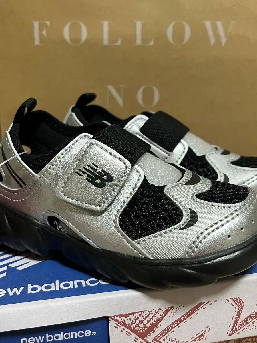 New Balance ニューバランス フリドル グレー 150