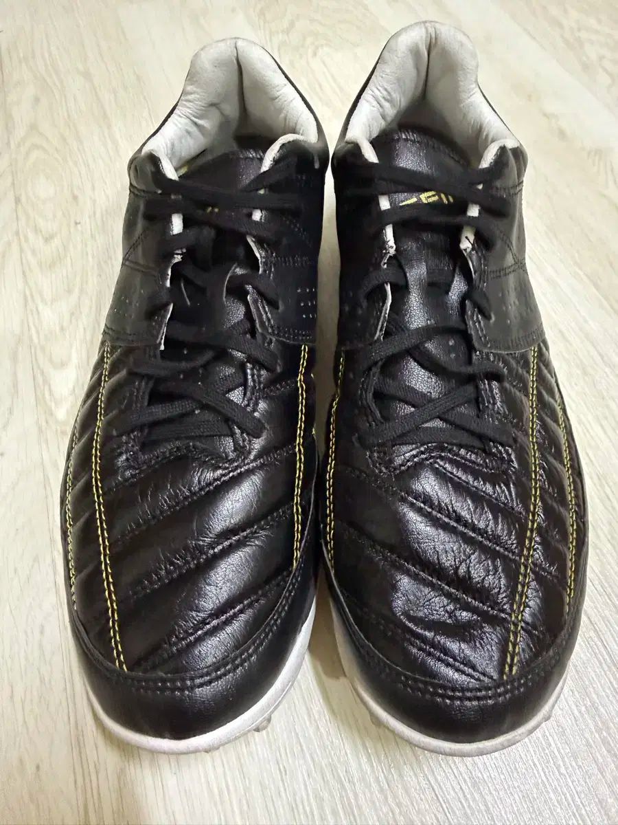 デフィニブ BS one TFxAG Hybrid K-Leather BLK