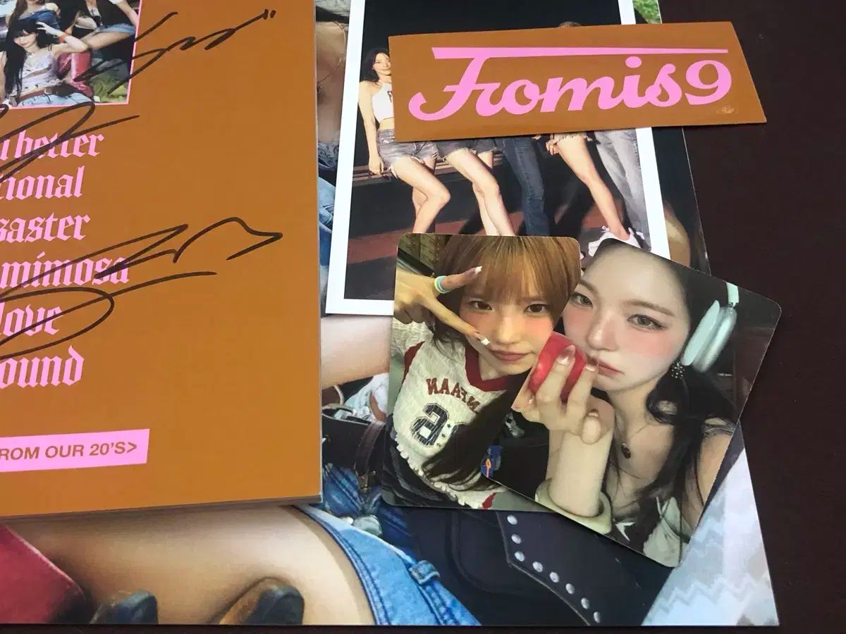 fromis_9 サイン入りアルバム 28000⭐メンバー本人⭐全員サイン入り⭐fromis_9⭐2トレカ付き